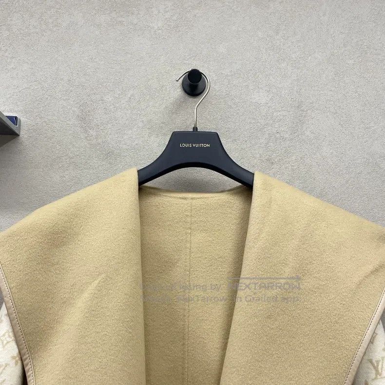 Louis Vuitton Louis Vuitton Beige reversible coat Size XXS / US 00 / IT 34 - 7 Thumbnail