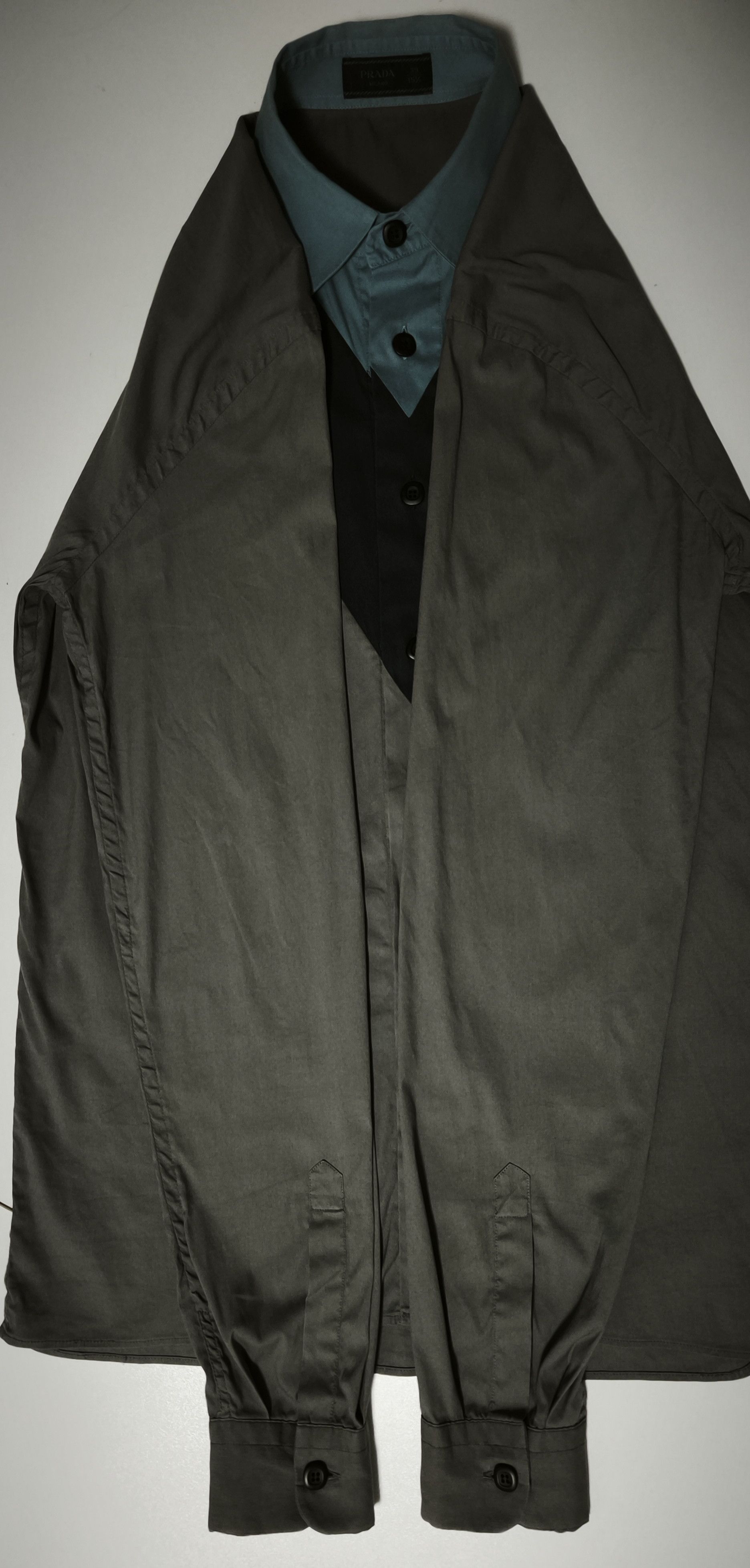 Prada FW2011 - Gray shirt with black and light blue details Size US M / EU 48-50 / 2 - 20 Thumbnail