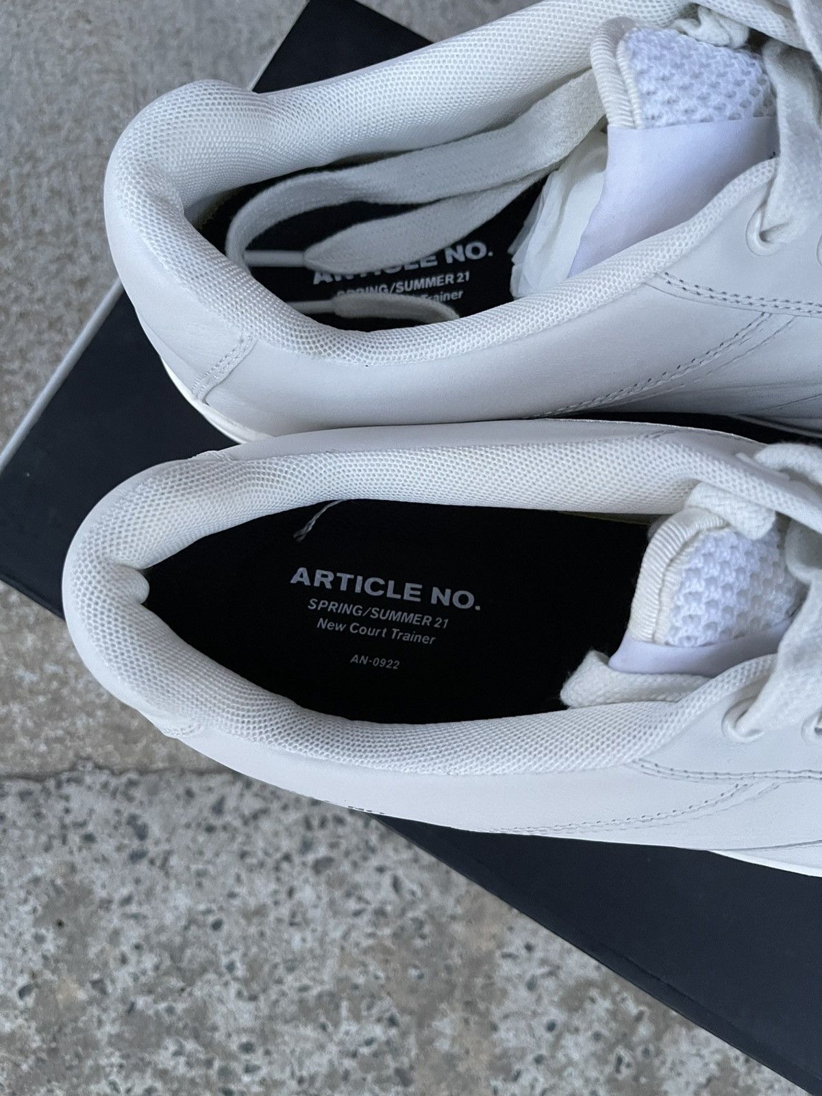 Article No. BRAND NEW 0922 White Low Top Sneakers Size US 9 / EU 42 - 8 Thumbnail