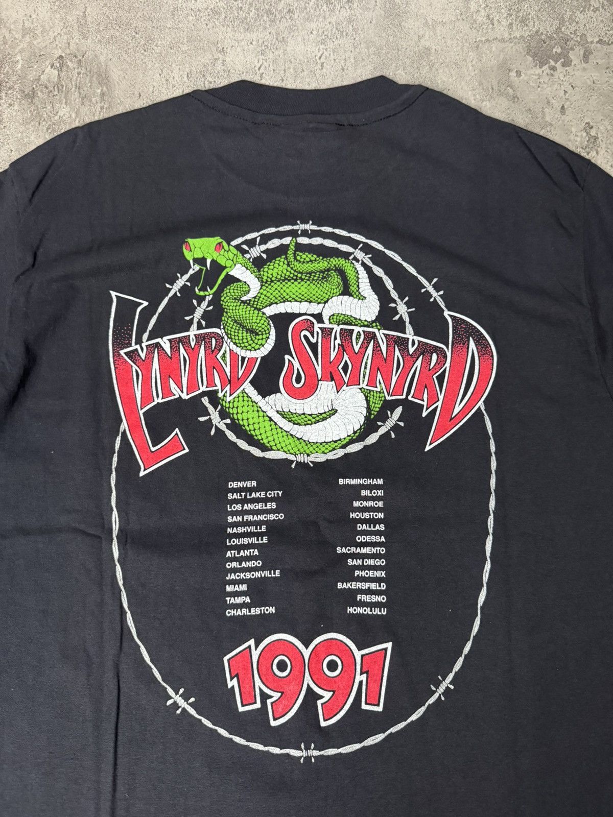 Band Tees VINTAGE LYNYRD SKYNYRD SNAKE TOUR 1991 T-SHIRT 🔥ULTRA RARE🔥 Size US L / EU 52-54 / 3 - 5 Thumbnail