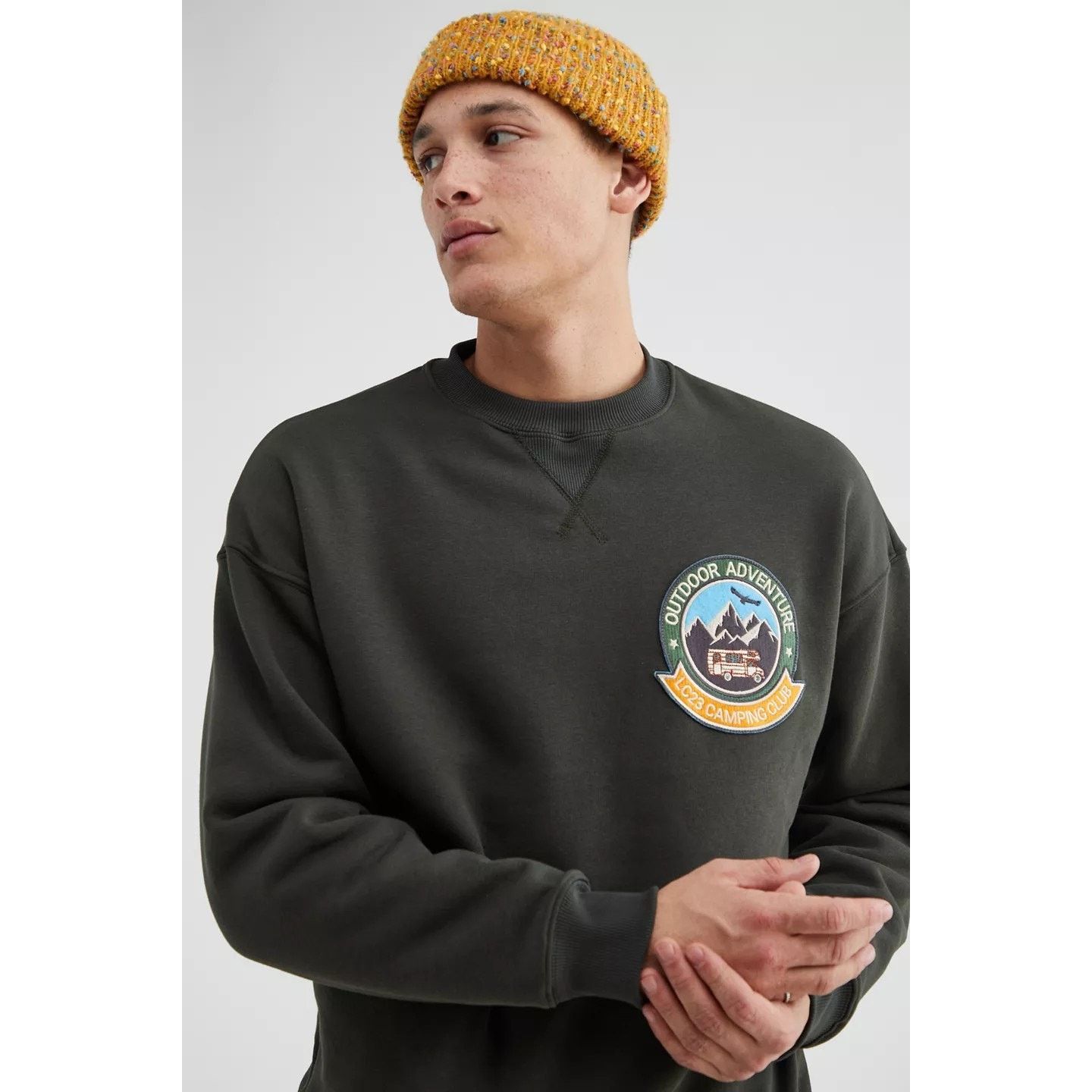 Urban Outfitters New UO LC23 Camper Patch Crew Neck Sweatshirt $149 MEDIUM Size US M / EU 48-50 / 2 - 2 Thumbnail