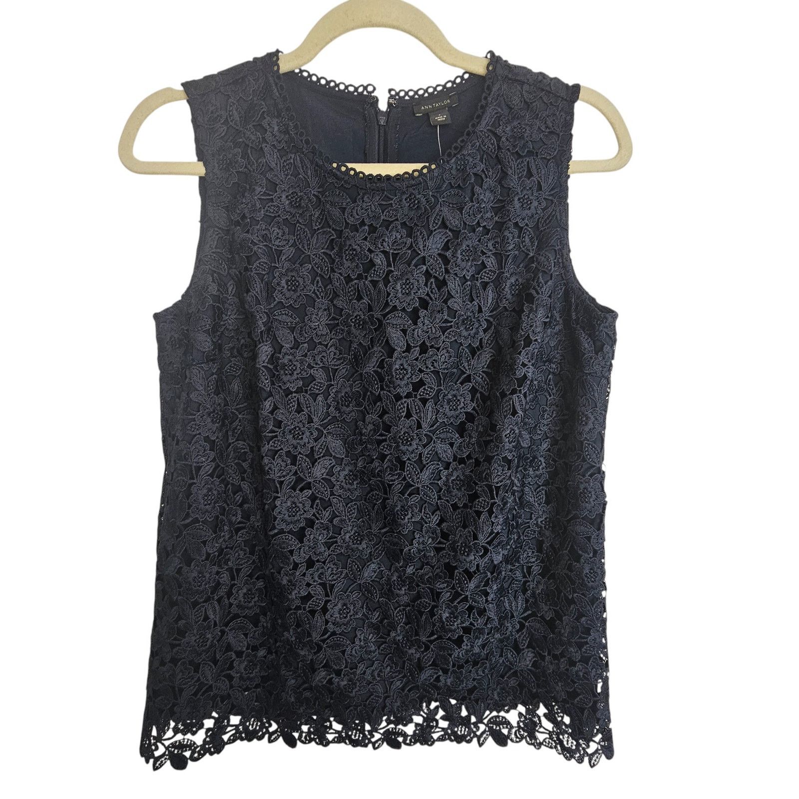 Ann Taylor Ann Taylor Womens Floral Crochet Lace Top Sz S Dark Romantic Size S / US 4 / IT 40 - 1 Thumbnail