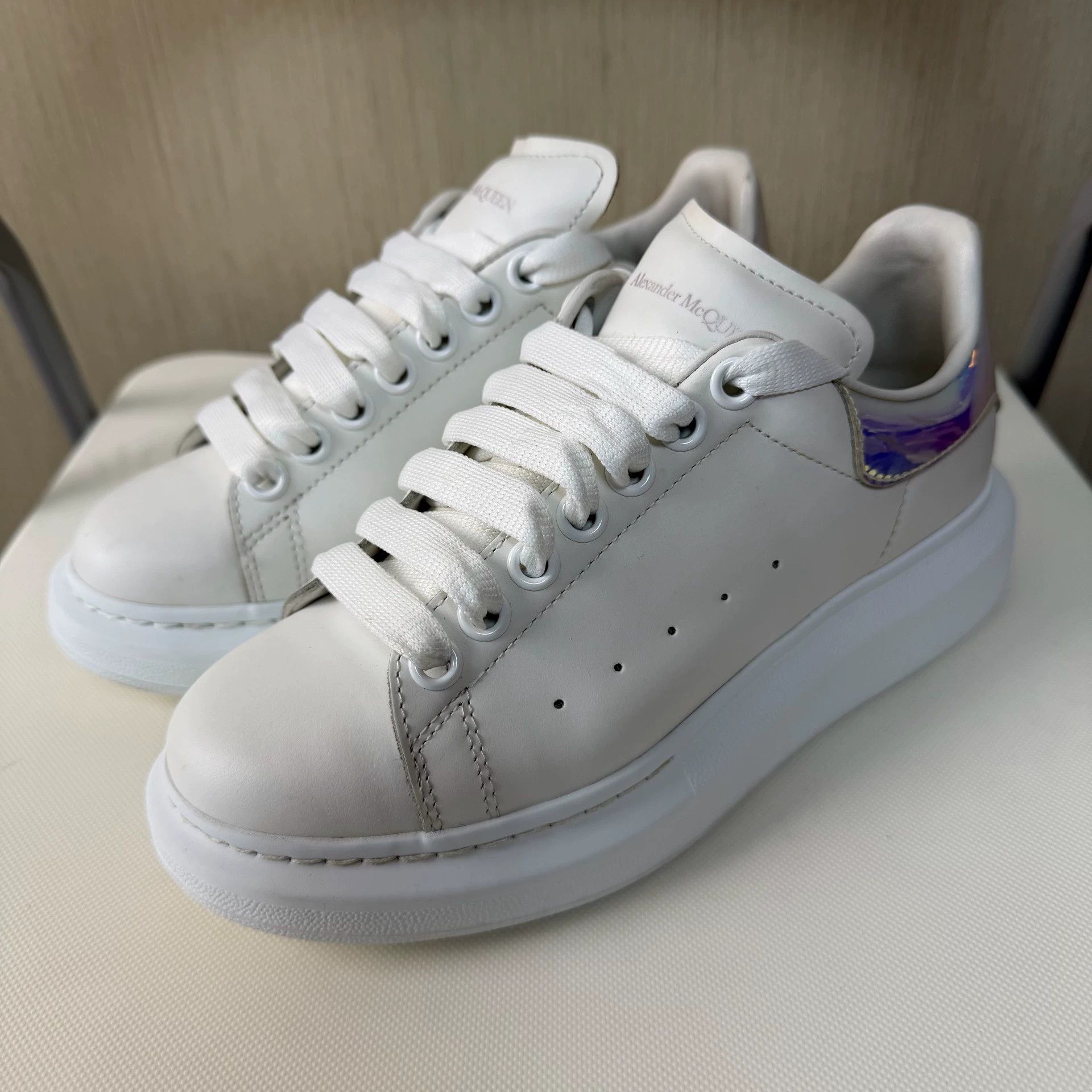 Alexander McQueen Alexander McQueen Women's White Oversized Sneaker 36 Size US 5.5 / IT 35.5 - 1 Thumbnail