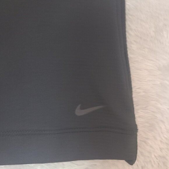Nike New With Tag Nike Golf Black Solid Plain Nike Polo Shirt Wo Size M / US 6-8 / IT 42-44 - 2 Thumbnail