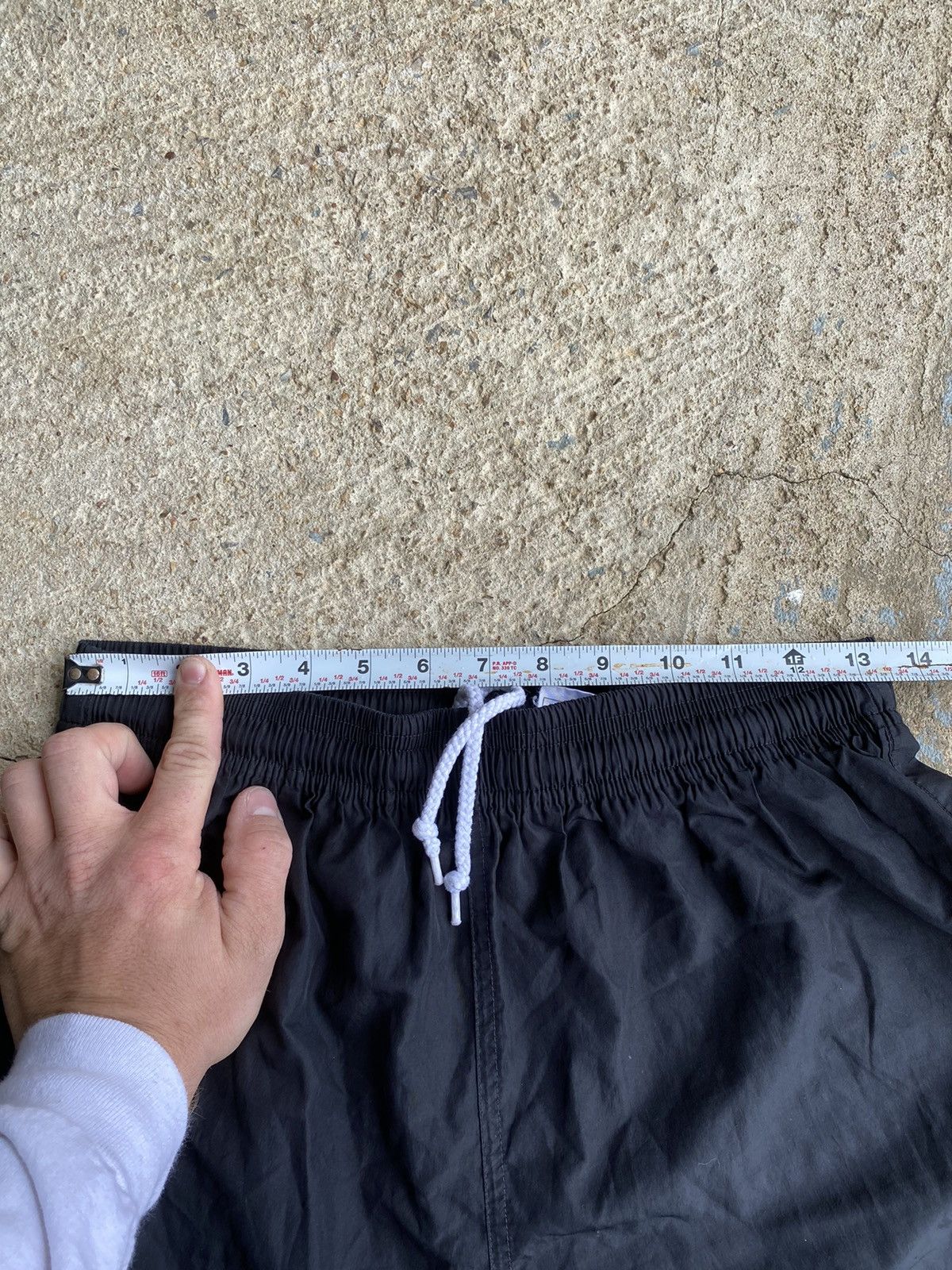 Nike × Vintage Vintage 90’s Nike Black Essential Medium Shorts Size US 26 / EU 42 - 6 Thumbnail