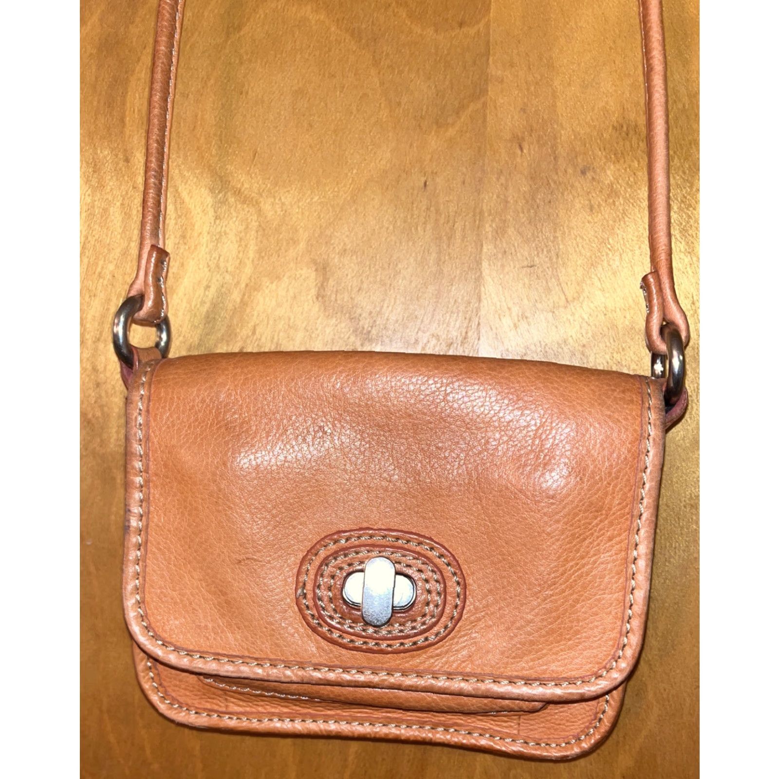 Fossil Fossil Women’s Leather Crossbody Bag - Orange, Small, 6.5 x 5.5 Inches, Logo Compartments Size ONE SIZE - 2 Thumbnail
