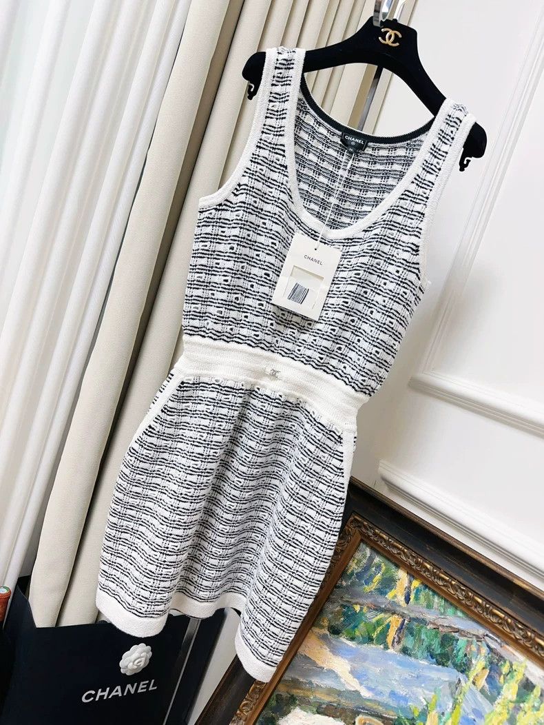 Chanel Chanel 25P spring and summer preview black and white color Size XXS / US 00 / IT 34 - 1 Thumbnail