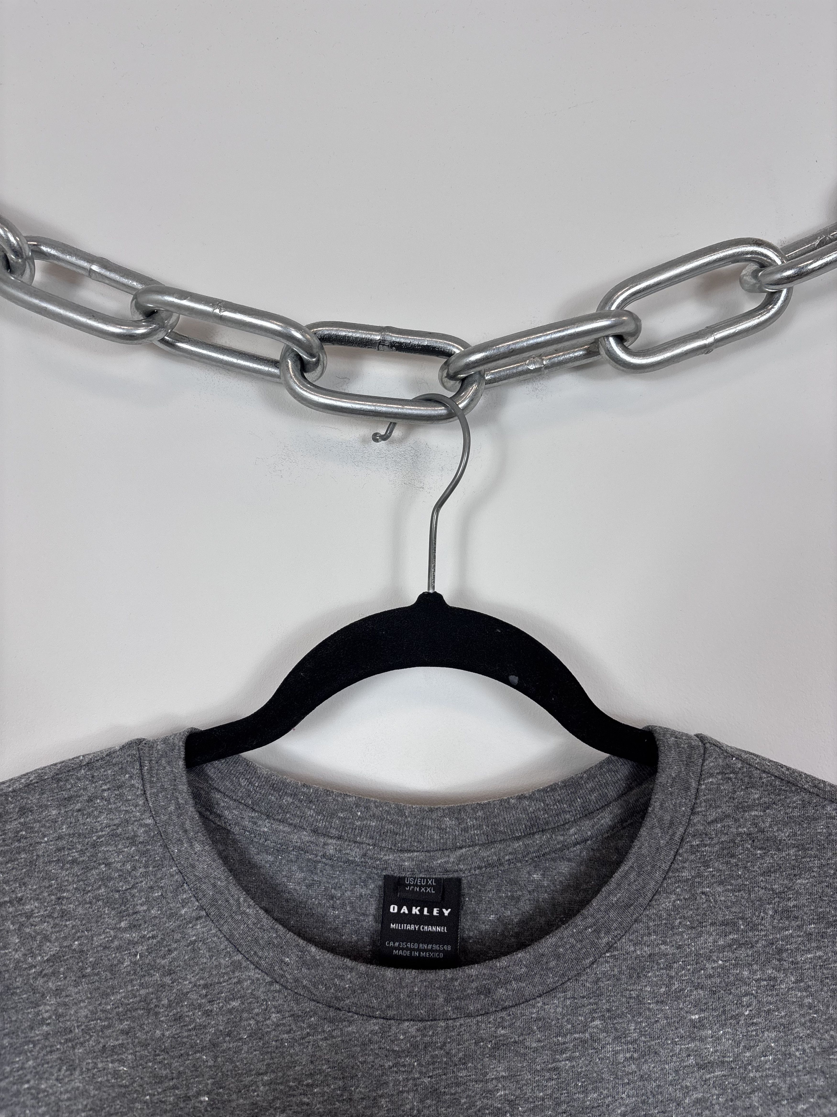 Oakley Oakley Military Channel NWT Men’s Athletic Heather Grey Tee Size US XL / EU 56 / 4 - 6 Thumbnail