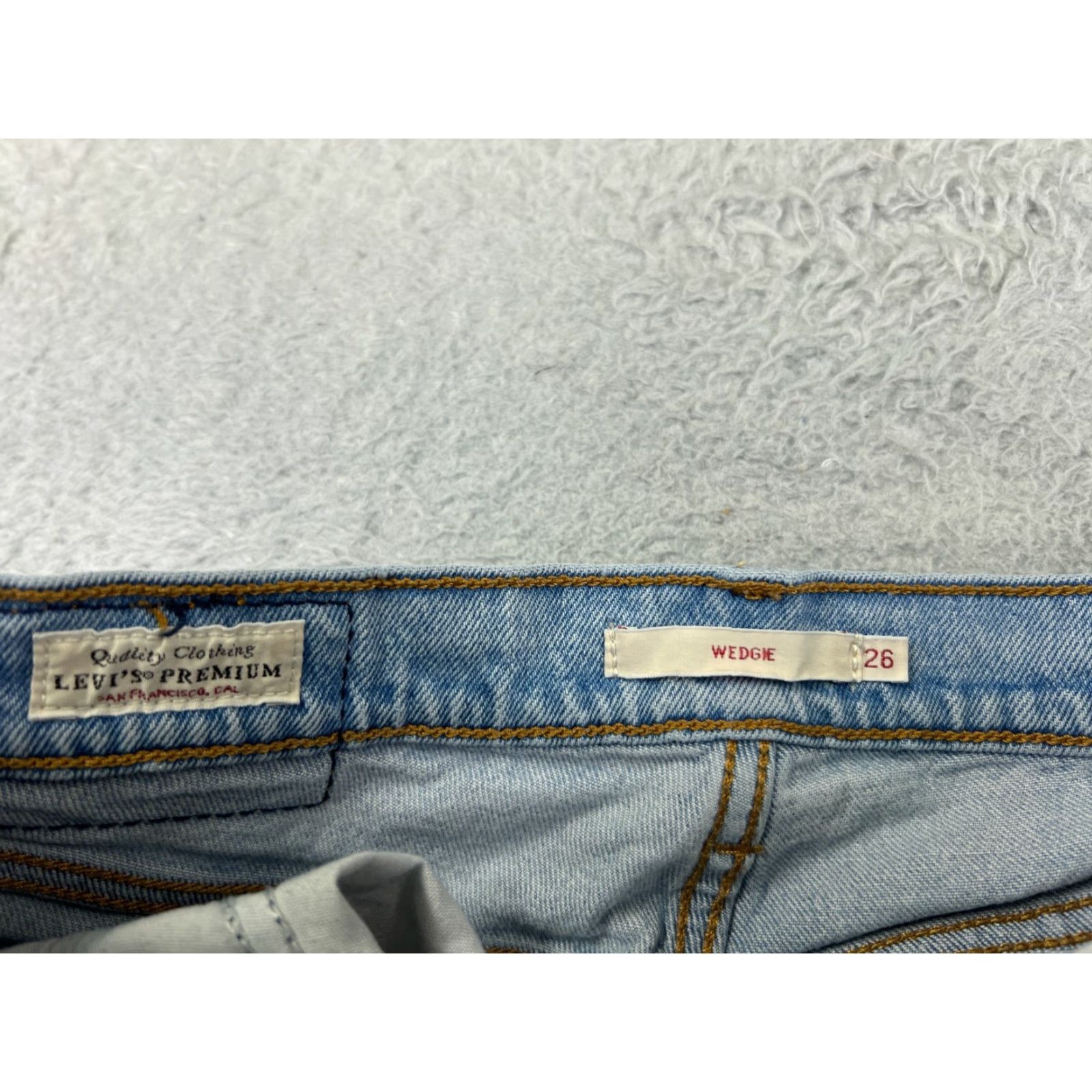 Levi's VINTAGE Levis Premium Jeans Womens 26 Blue Denim Wedgie Straight Button Fly Levi's Wedgie Fit 5-Pocket Retro Womens Jeans Size 26" / US 2 / IT 38 - 6 Thumbnail