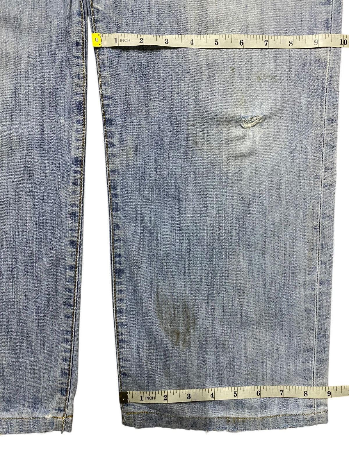 Japanese Brand Vintage Japanese Brand Uniqlo Light Wash Baggy Jeans Size US 32 / EU 48 - 13 Thumbnail