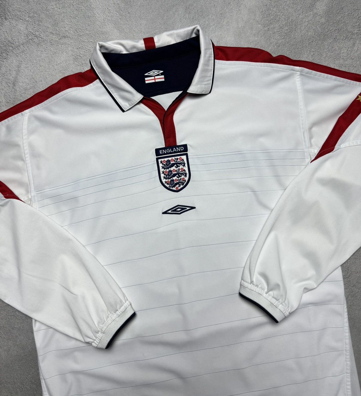 Umbro England 2003 2005 Home Shirt Soccer Jersey Long Sleeve Umbro Size US L / EU 52-54 / 3 - 5 Thumbnail