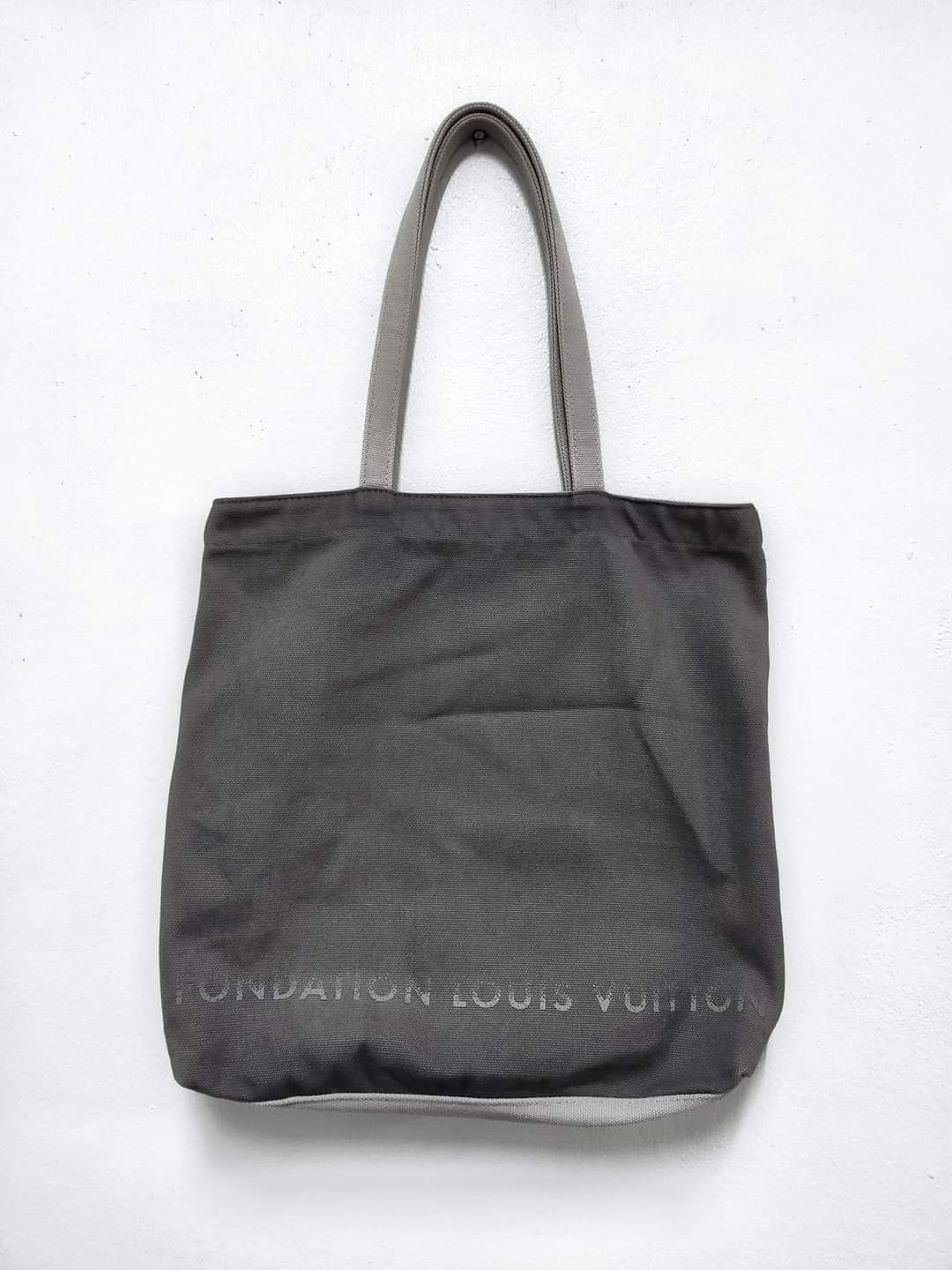 Louis Vuitton Louis Vuitton Foundation Museum Limited Tote Bag Size ONE SIZE - 1 Thumbnail