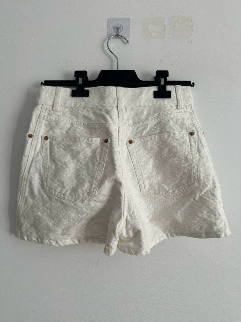 Louis Vuitton LOUIS VUITTON Full print white shorts Size 33" - 2 Thumbnail