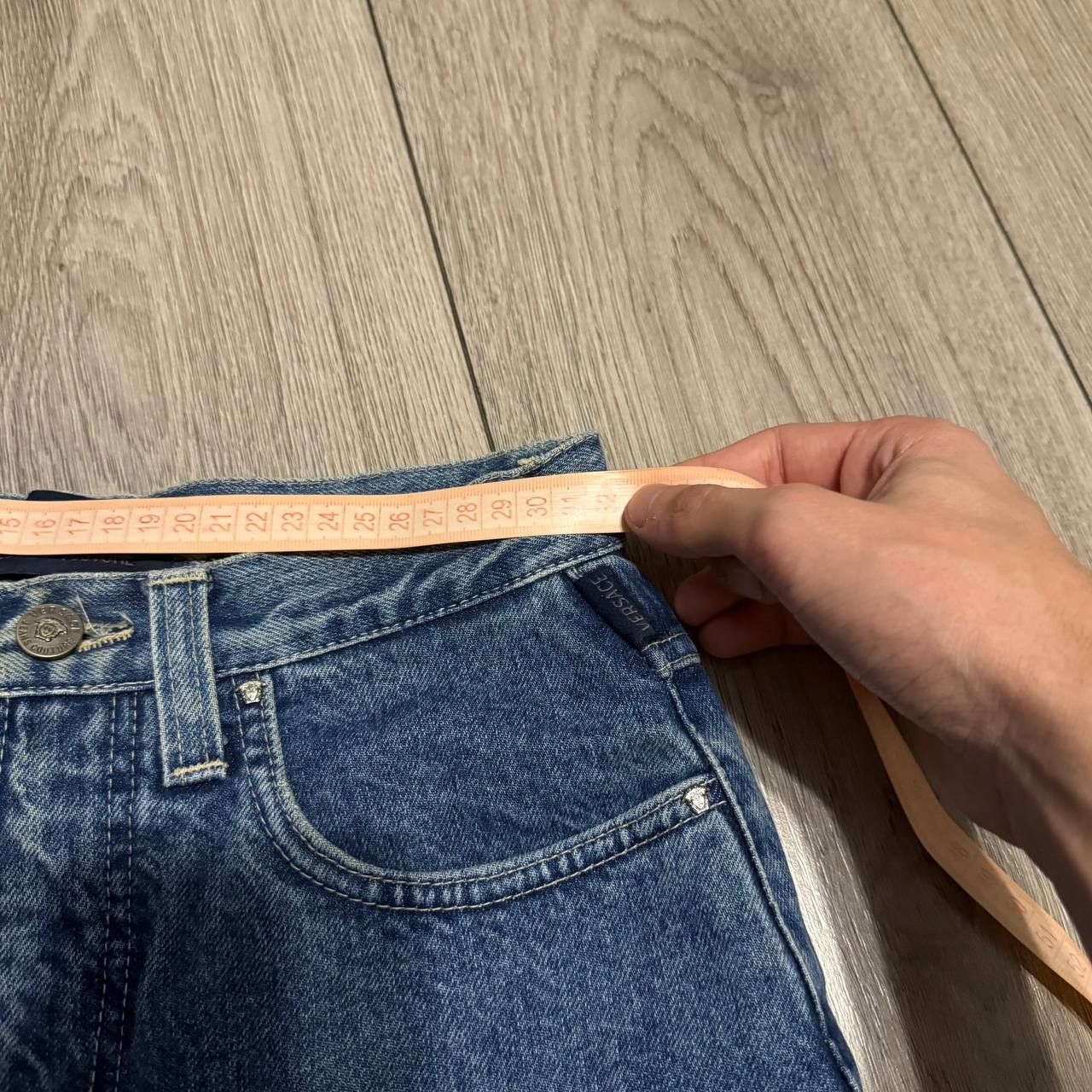 Versace Jeans Couture Versace Jeans Couture Vintage Blue Mini Shorts Jeans EU 28 Size 27" / US 4 / IT 40 - 6 Thumbnail