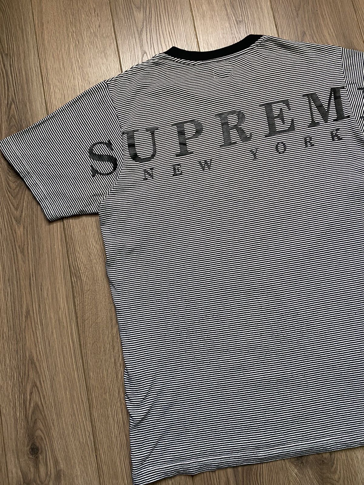 Supreme Vintage Supreme Big Logo Striped T-shirt Size XL Size US XL / EU 56 / 4 - 2 Thumbnail
