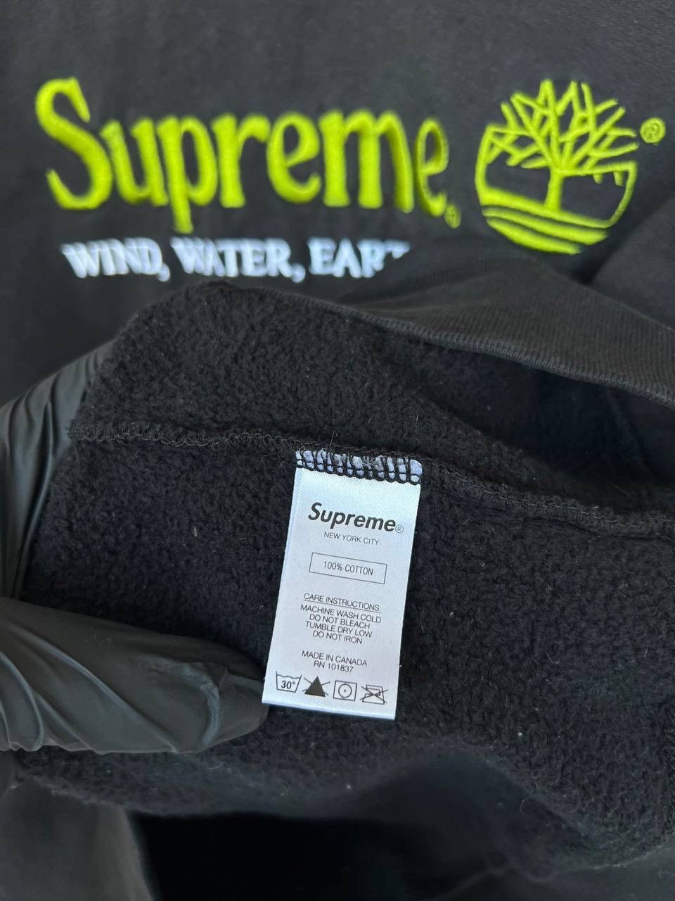 Supreme Supreme x Timberland Crewneck Black Sweatshirt Mens Size M Size US M / EU 48-50 / 2 - 13 Thumbnail