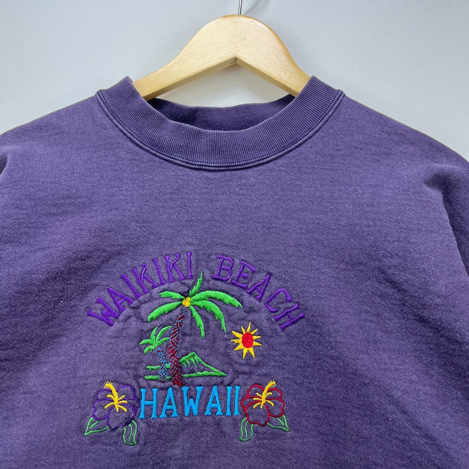 Vintage Vintage 90s Hawaii Waikiki Beach Faded Purple Sweatshirt XL Size US XL / EU 56 / 4 - 3 Thumbnail