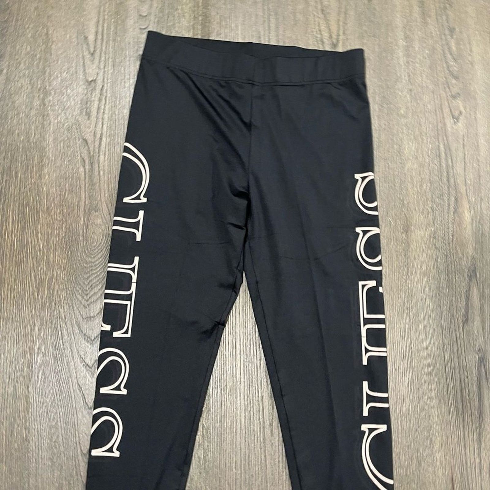 Guess NWOT Guess Black Cropped Capri Leggings Logo Print Size L Size 29" - 3 Thumbnail