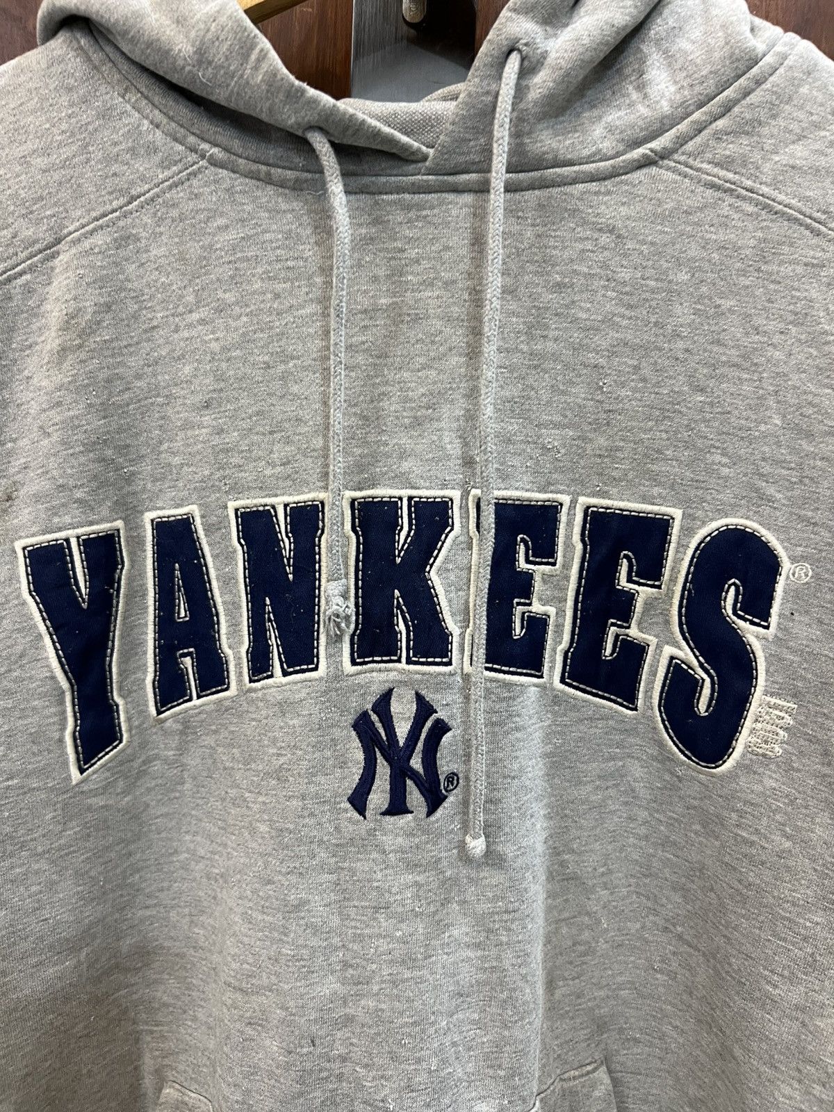 Adidas Vintage Adidas Center Yankees Trashed Hoodies Size US XL / EU 56 / 4 - 2 Thumbnail