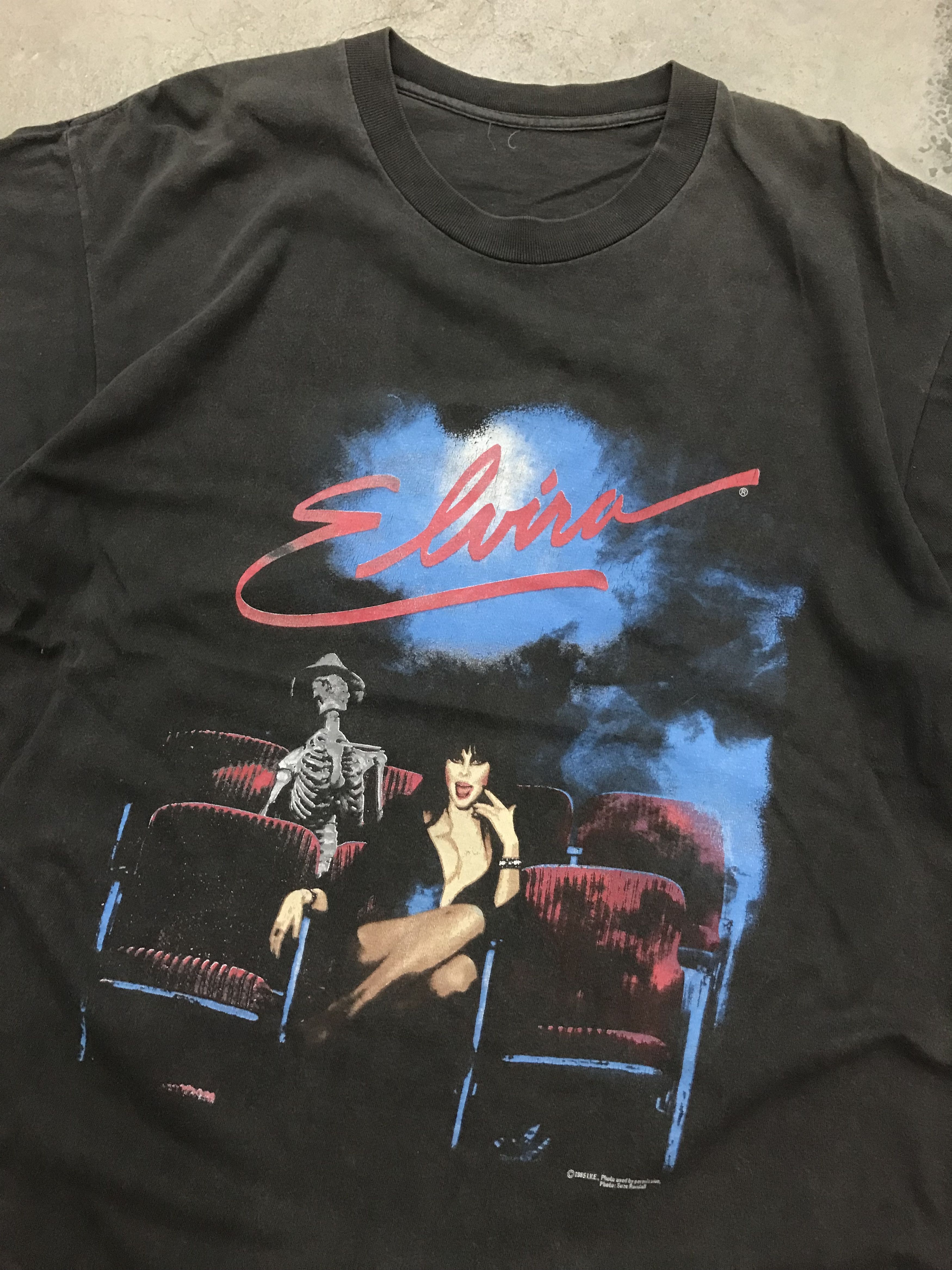 Other Vintage Elvira Mistress of the Dark T-Shirt Size US L / EU 52-54 / 3 - 2 Thumbnail