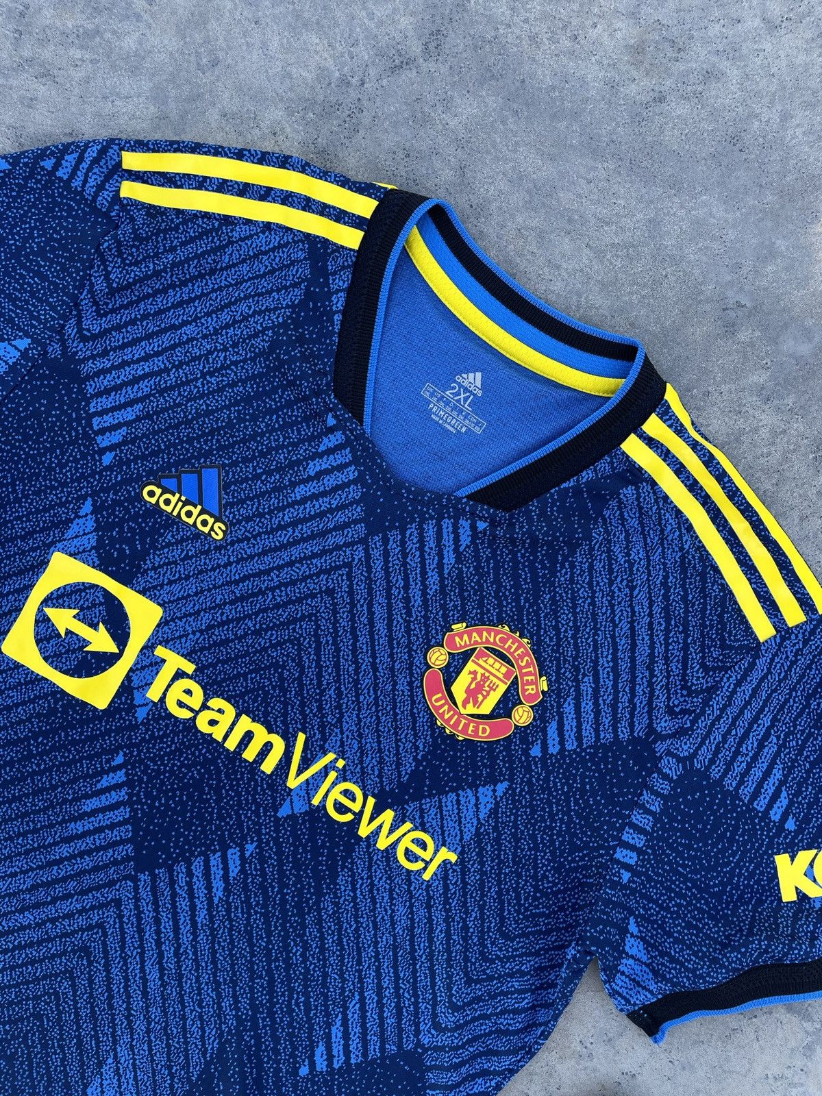 Vintage Manchester United 2022 Soccer Jersey Home Y2k Blokecore Size US L / EU 52-54 / 3 - 4 Thumbnail