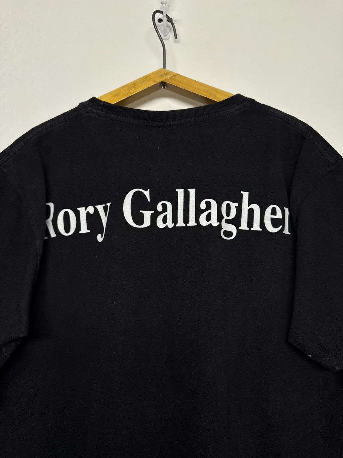 Vintage Vintage Y2k Rory Gallagher Rock Band T-Shirt Size US L / EU 52-54 / 3 - 2 Thumbnail