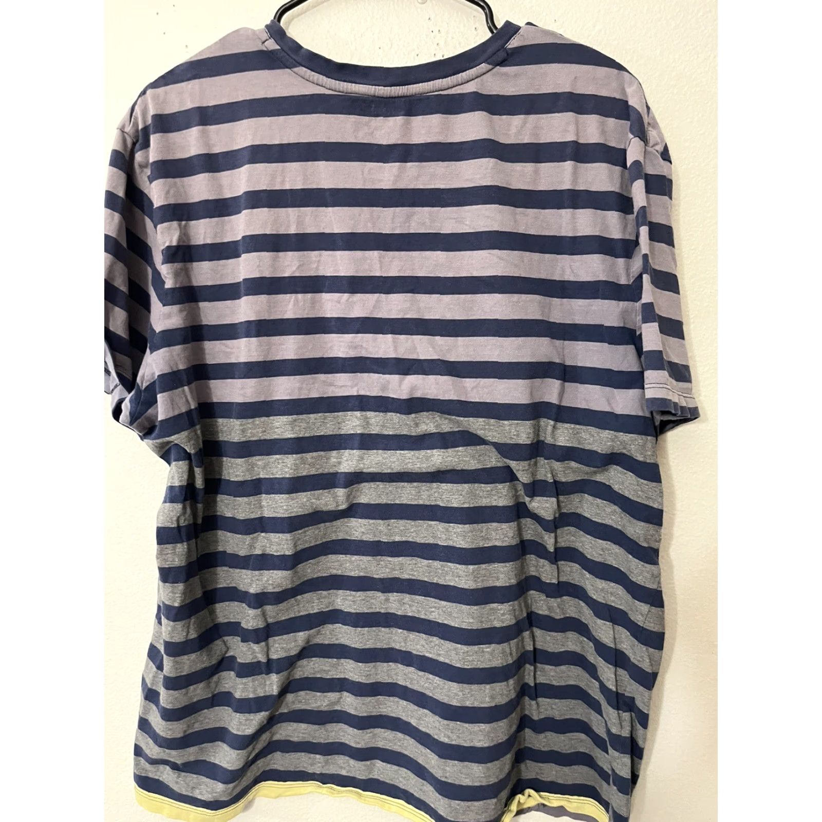 Banana Republic Men’s Banana Republic Fitted Tee Striped V-Neck T-Shirt XL Navy Blue Gray Size US XL / EU 56 / 4 - 3 Thumbnail