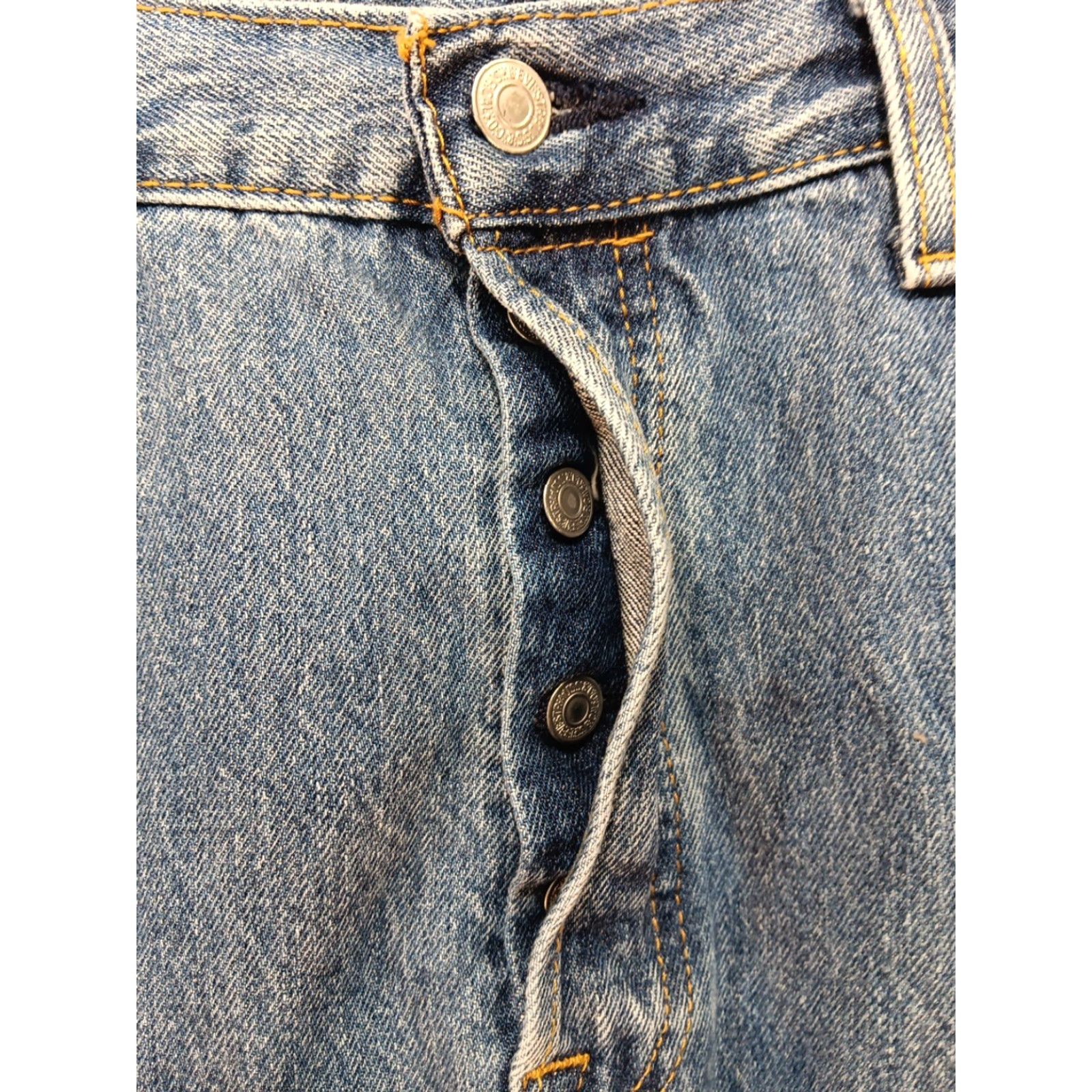 Levi's Levi's 501 Jeans Mens 35x32 Blue Medium Wash Button Fly Regular Straight Denim 5-Pocket GUC Men Size US 35 - 3 Thumbnail
