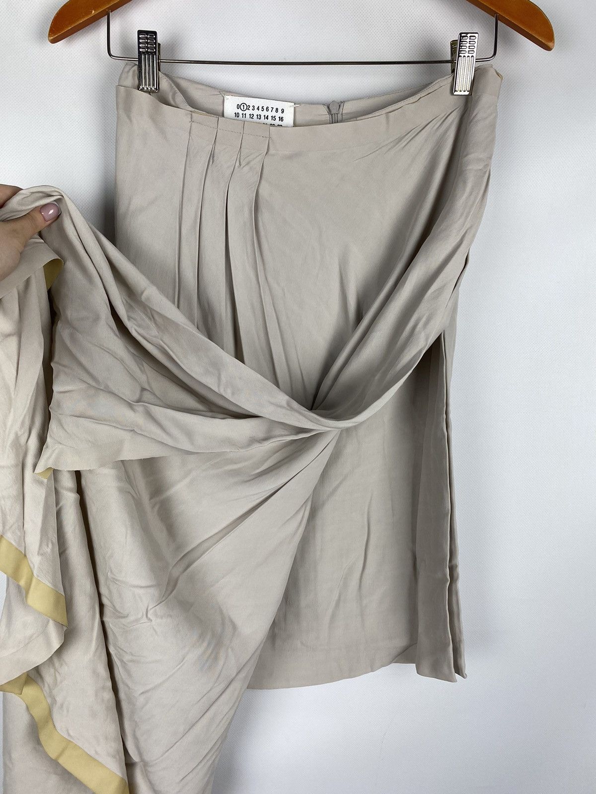 Maison Margiela Maison Martin Margiela ladies viscose maxi skirt size 40 / L Size 27" / US 4 / IT 40 - 16 Thumbnail