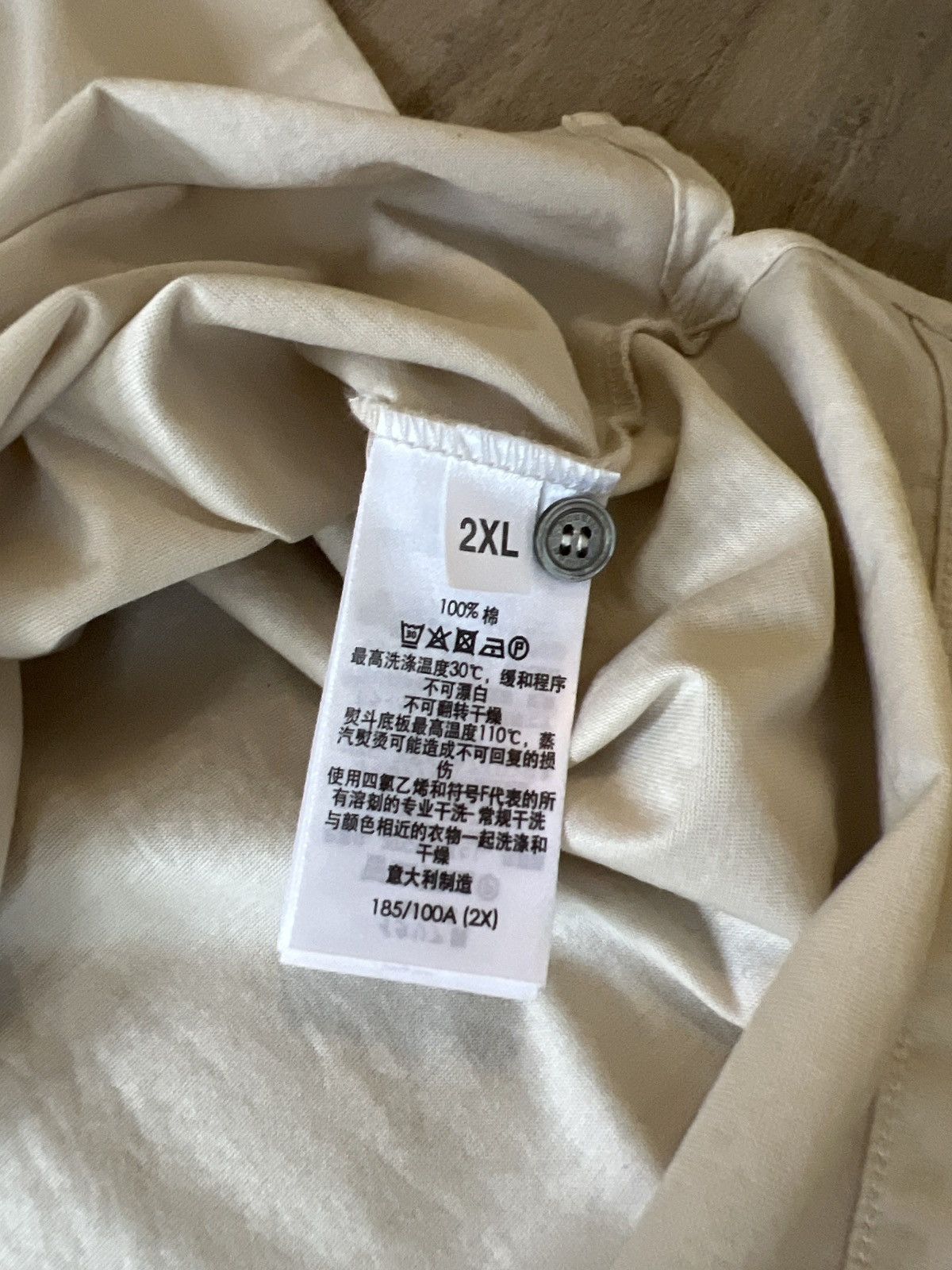 Alfred Dunhill Beige & Black accent Dunhill Polo. Size US XXL / EU 58 / 5 - 5 Thumbnail