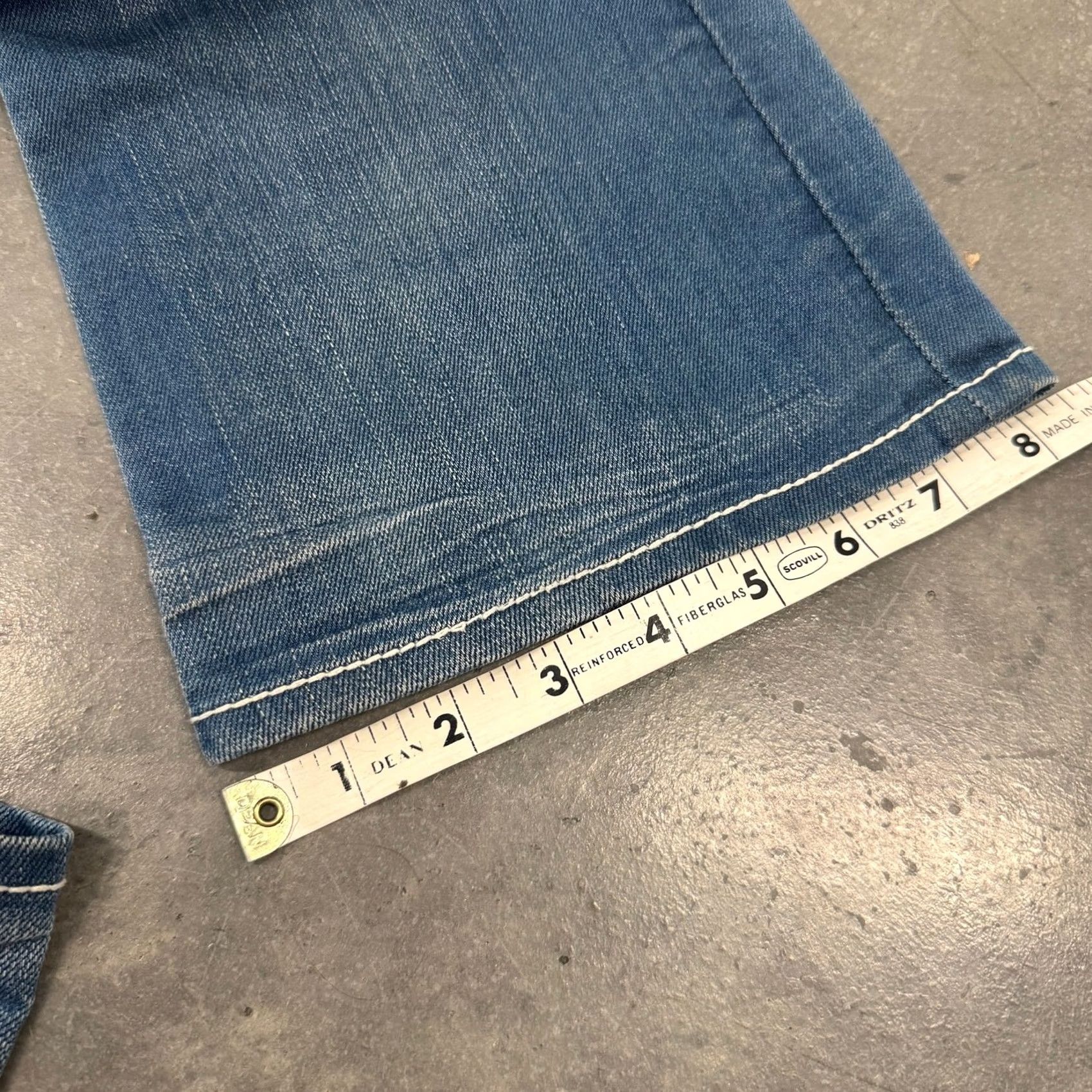 Denime VINTAGE James Rizzi Art Low Rise Wide Leg Flare Light Wash Denim Jeans 28x27 Women Jeans Size 28" / US 6 / IT 42 - 7 Thumbnail