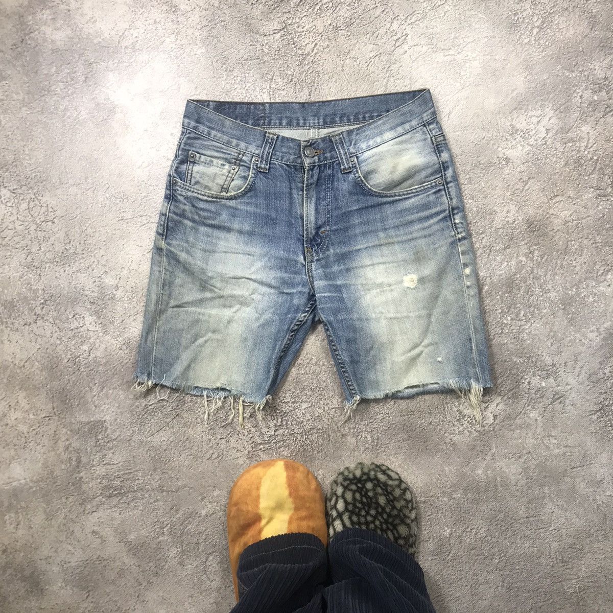 Vintage Vintage Levis Distressed Shorts Sun Faded Thrashed Y2K 30 Size US 30 / EU 46 - 2 Thumbnail