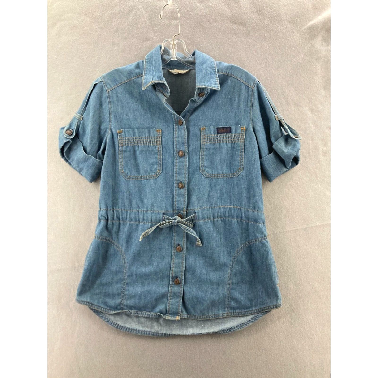 Levi's VINTAGE Levi's Denim Shirt Womens Large Belted Pockets Roll Tab Sleeve 80s 90s Button-Up 100% Cotton Blue Size L / US 10 / IT 46 - 2 Thumbnail