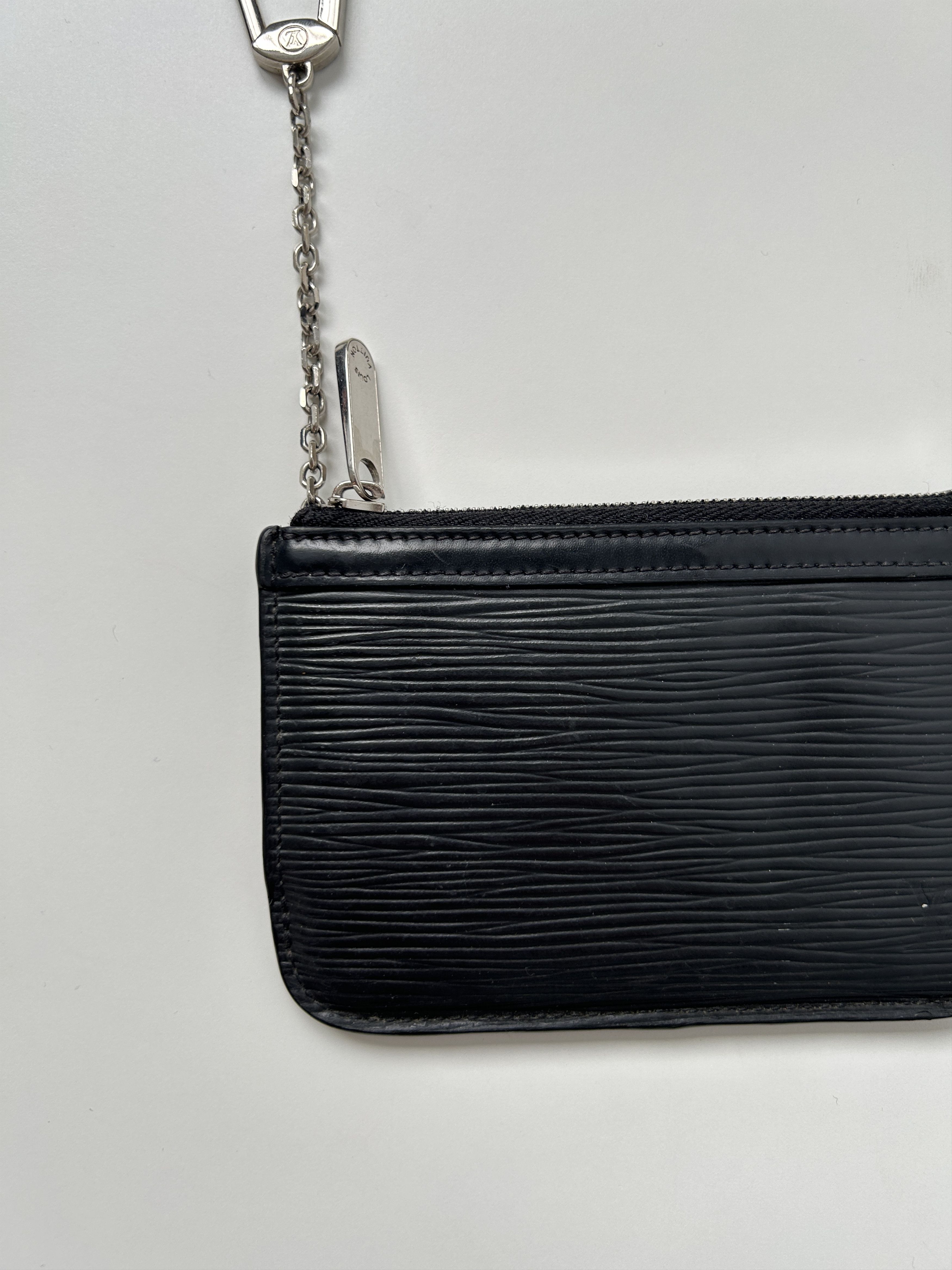 Louis Vuitton Vintage Louis Vuitton epi leather pochette cle large size Size ONE SIZE - 3 Thumbnail