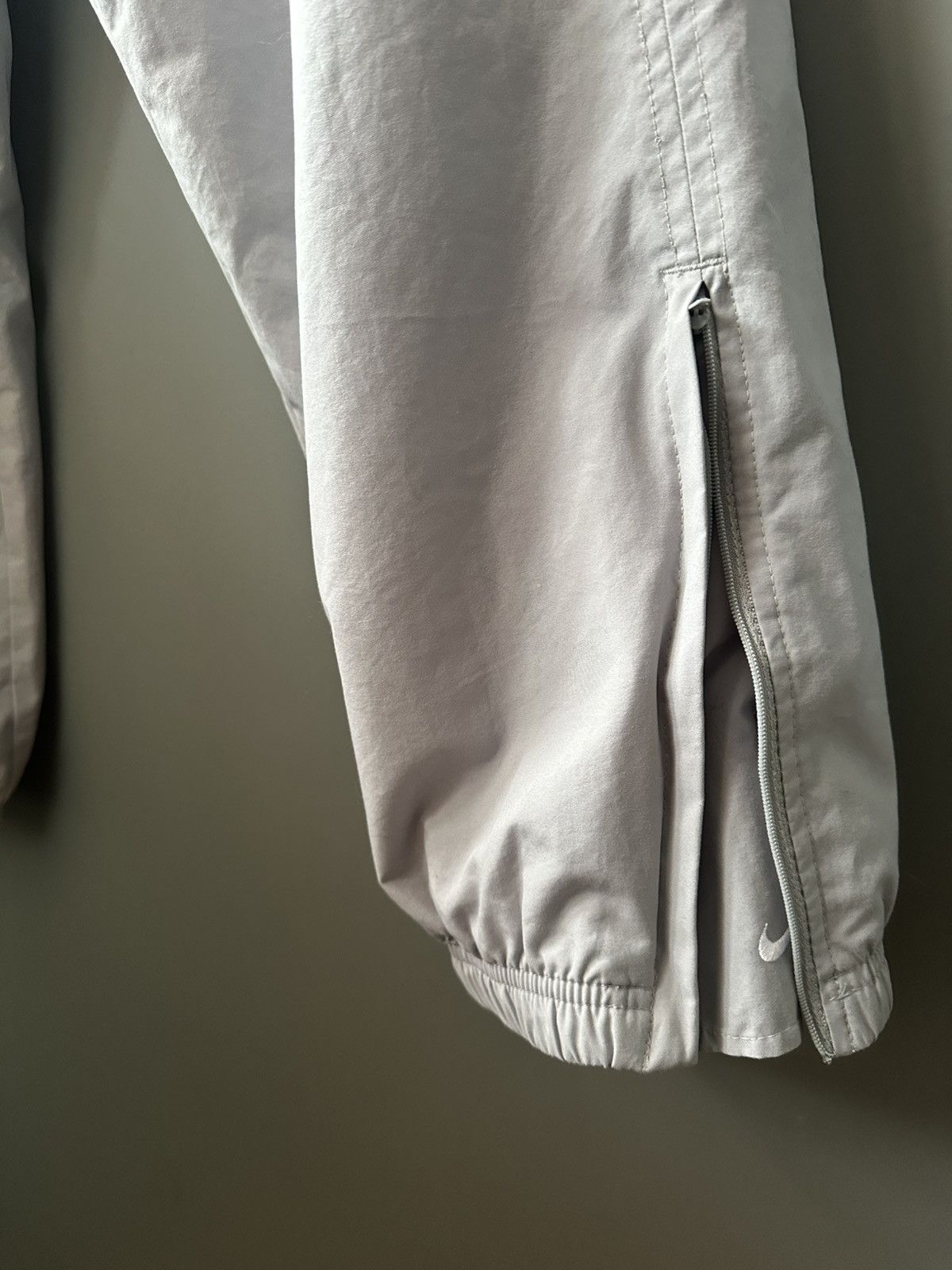 Nike Vintage Nike Track Nylon Grey Pants Baggy Size US 38 / EU 54 - 5 Thumbnail