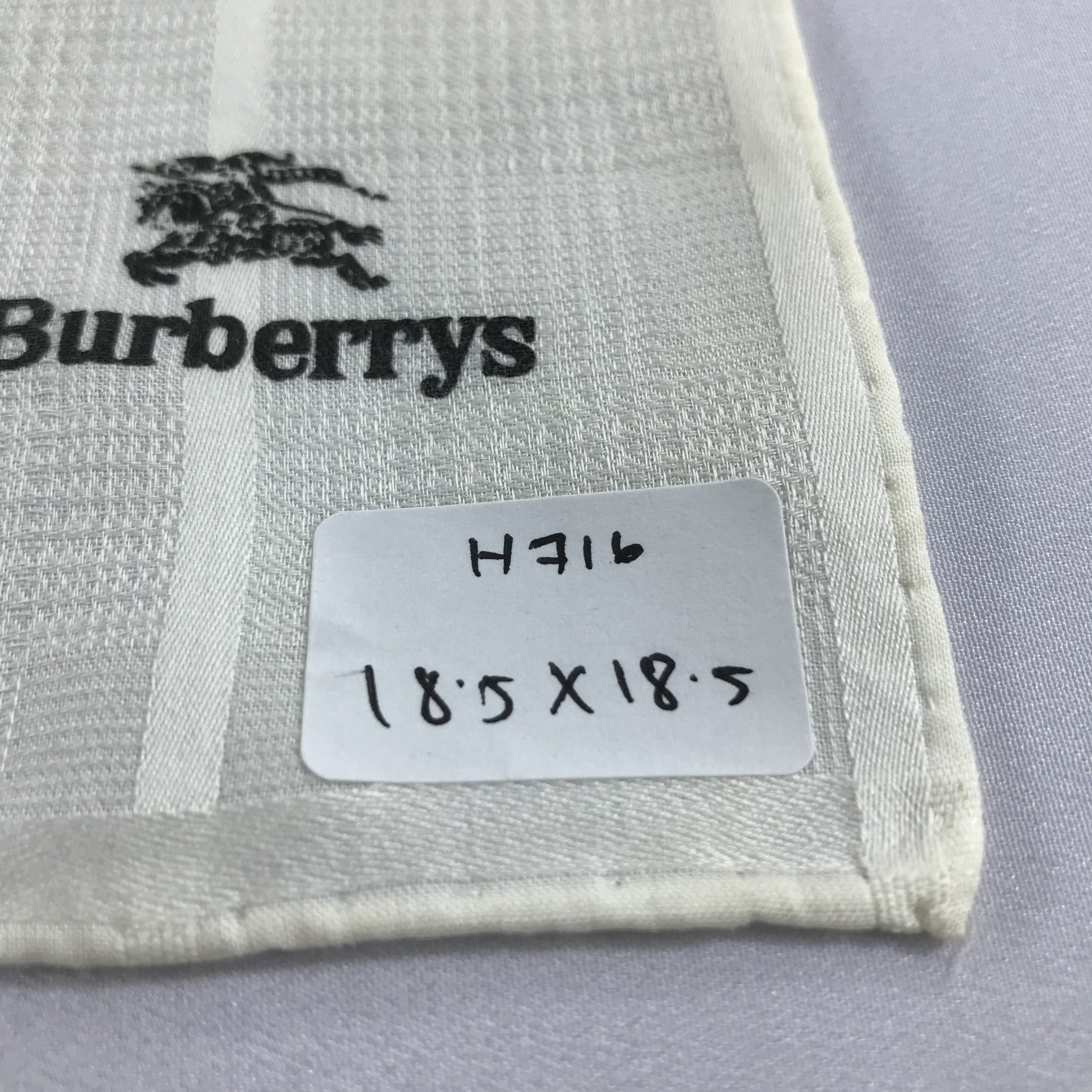 Burberry Burberrys Handkerchief Neckerchief Bandana H716 Size ONE SIZE - 8 Thumbnail
