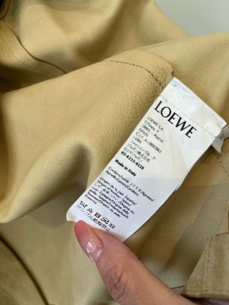 Loewe LOEWE Light khaki suede coat Size 4XL / US 24-26 - 4 Thumbnail