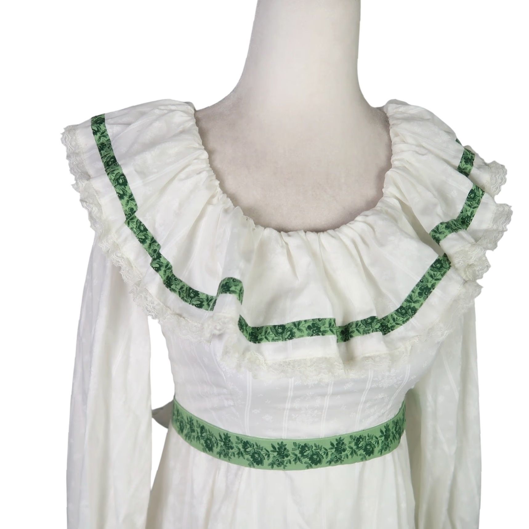 Vintage VINTAGE 70s White Floral Maxi Dress XS Women Long Sleeve Bohemian Prairie Frilly Collar Flounce Belt Formal Party/Cocktail Dress Size XS / US 0-2 / IT 36-38 - 2 Thumbnail