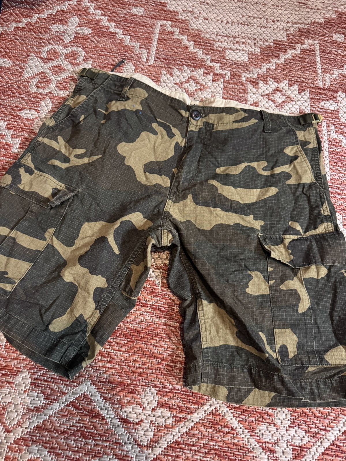 Carhartt Wip Carhart WiP Cargo Shorts Camo Sz 38 Rare Size US 36 / EU 52 - 1 Thumbnail