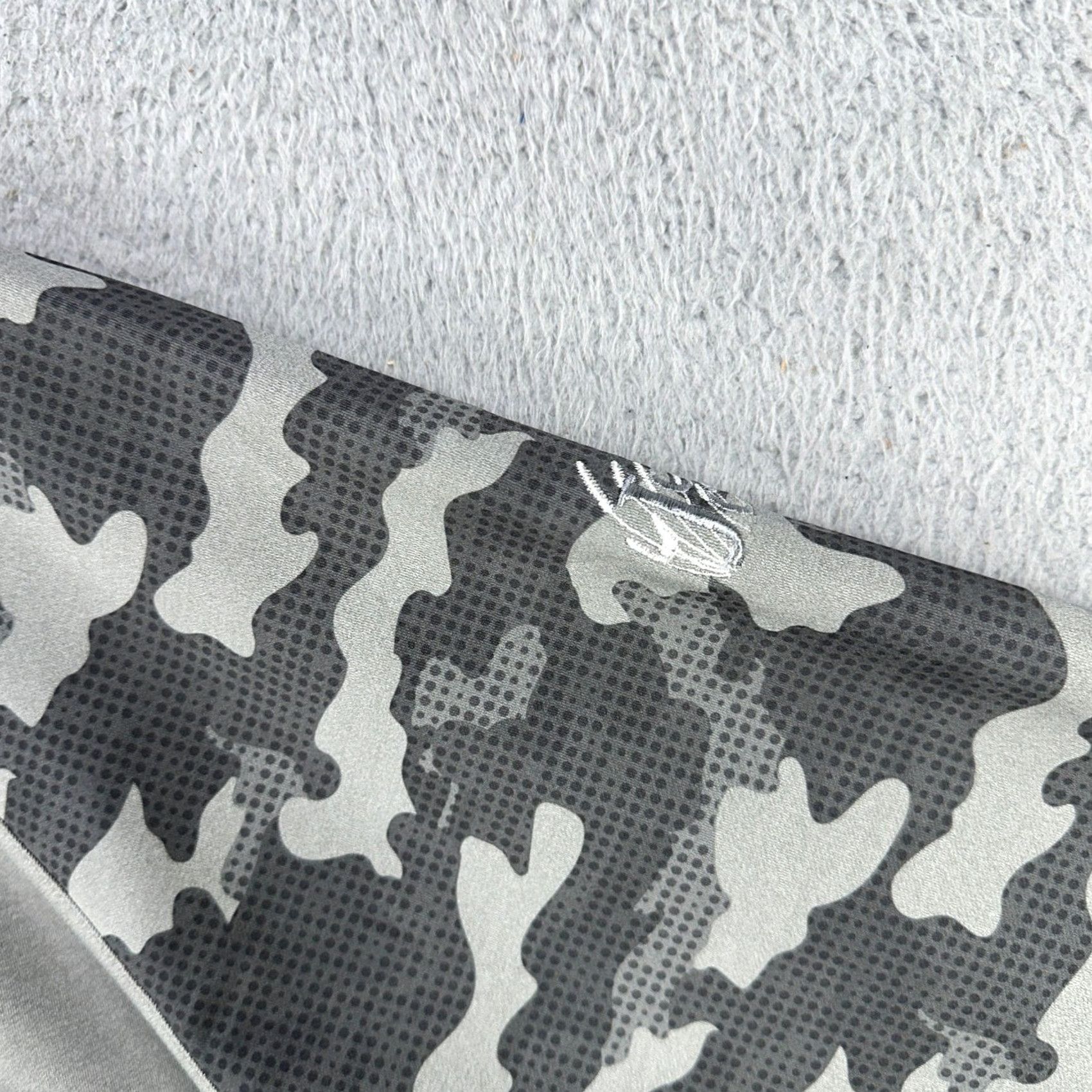 Peter Millar Peter Millar Sweatshirt Pullover Mens XL Gray Camo Long Sleeve 1/4 Zip Logo Size US XL / EU 56 / 4 - 6 Thumbnail