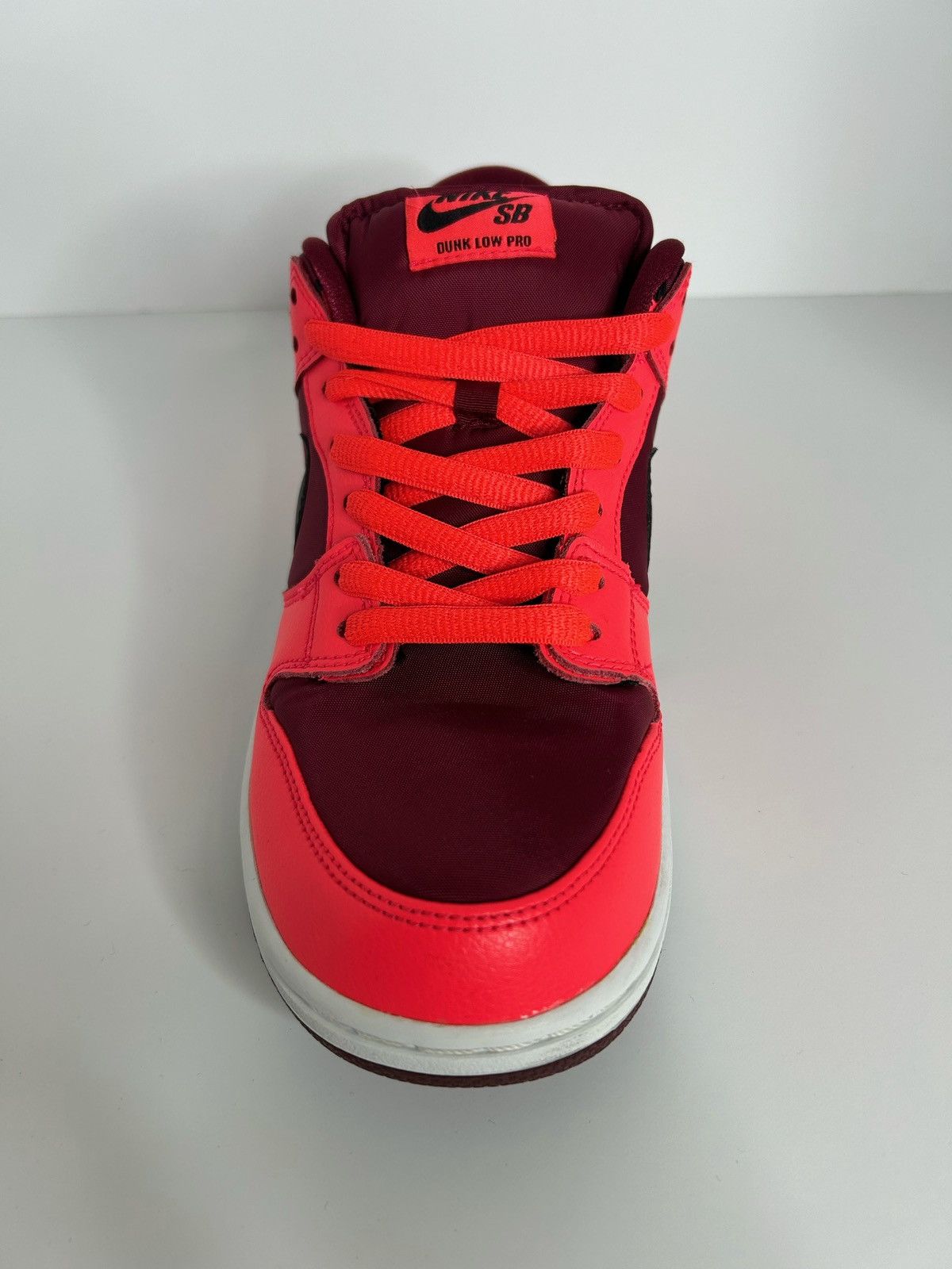 Nike SB Nike Sb Dunk Low Laser Crimson Size US 8.5 / EU 41-42 - 2 Thumbnail
