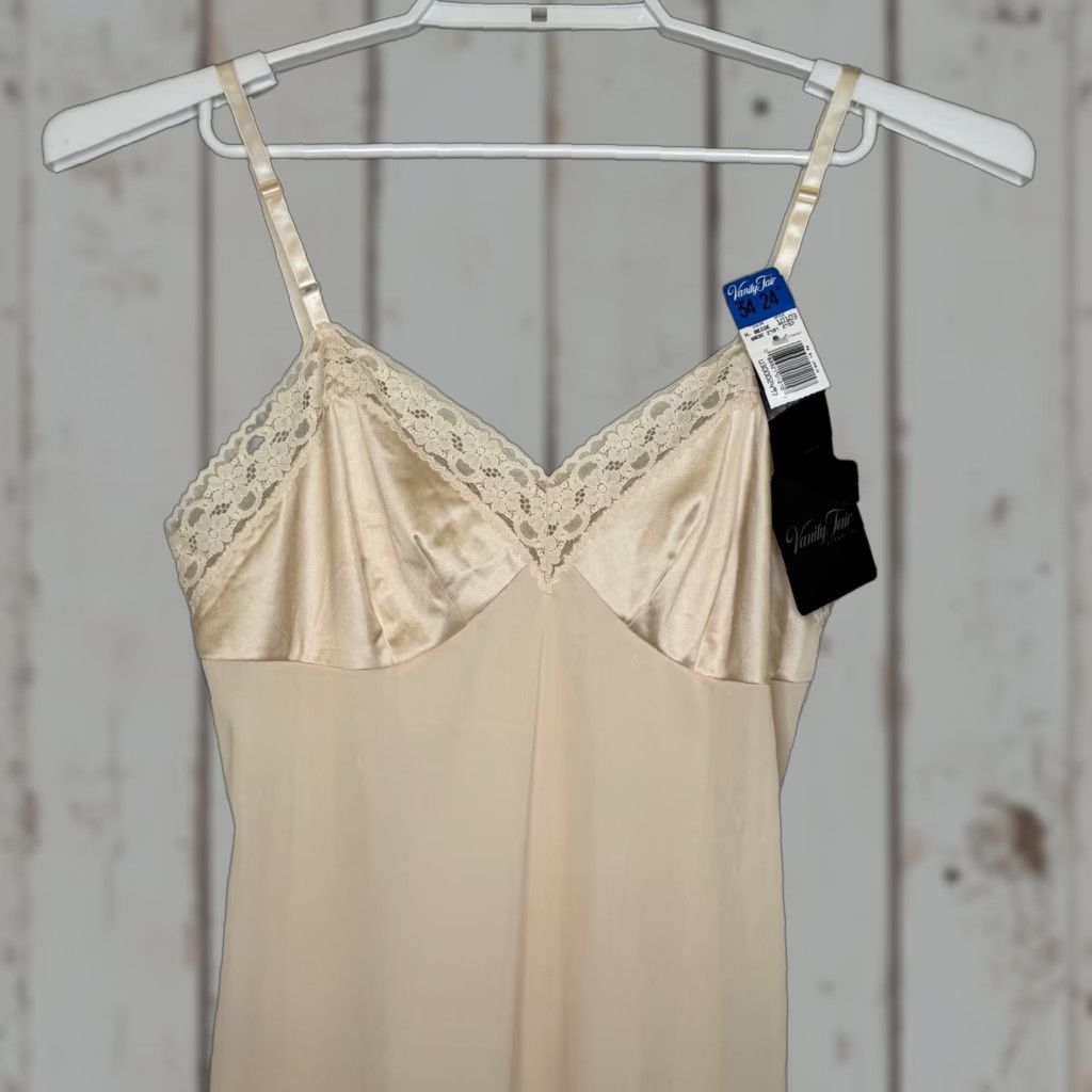 Vintage VINTAGE Vanity Fair Slip Knee Length 34 24" Beige Adjustable Strap Nylon NEW USA Womens Secret? <— stop Size ONE SIZE - 1 Thumbnail