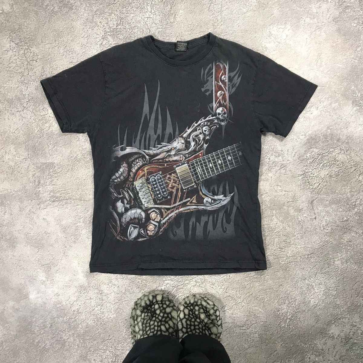 Vintage Vintage 90s Graphic Tee Skeleton Guitar Horror Grunge Dark L Size US L / EU 52-54 / 3 - 1 Thumbnail