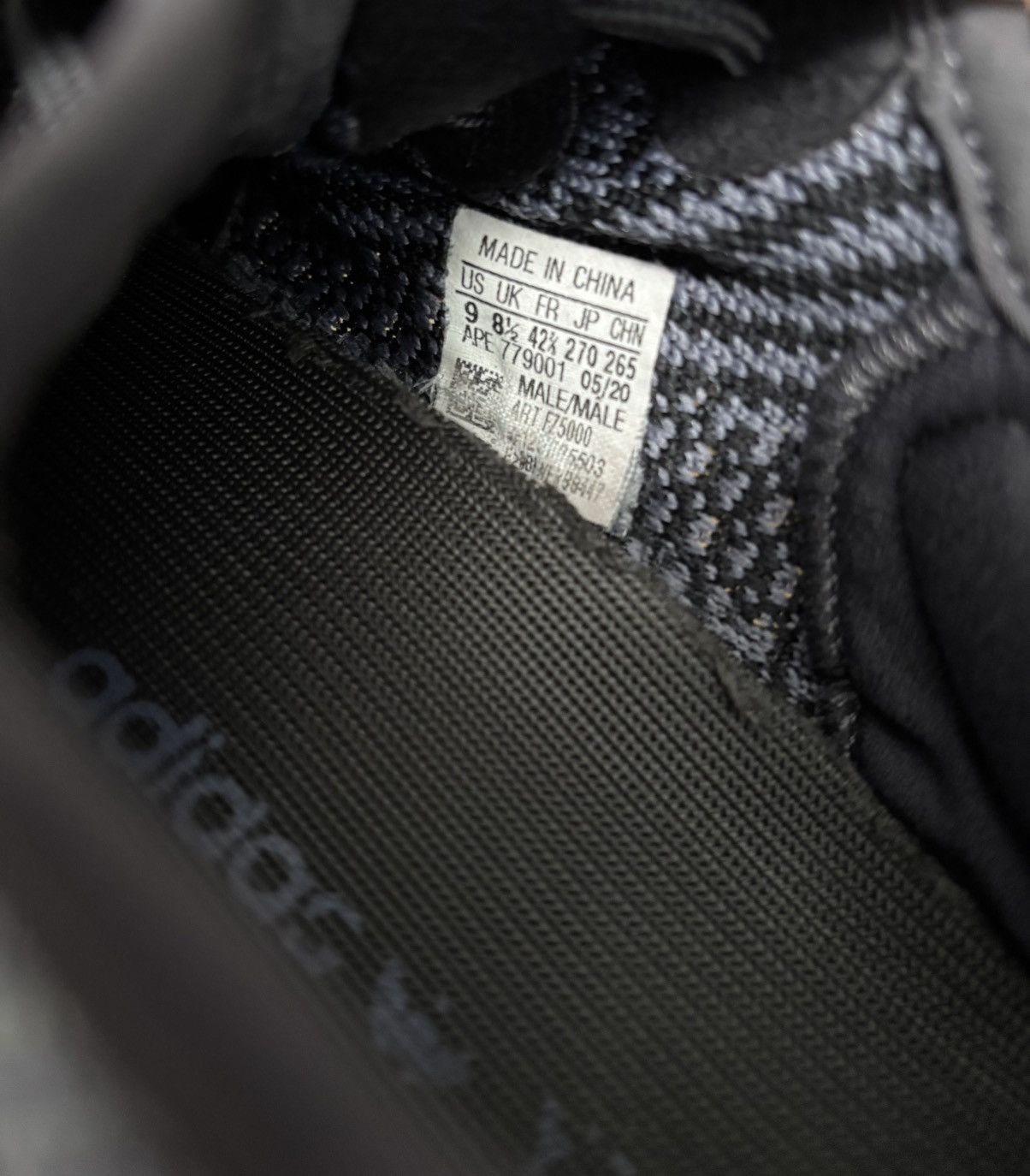 Yeezy Yeezy Boost 350 Carbon Size US 9 / EU 42 - 10 Thumbnail