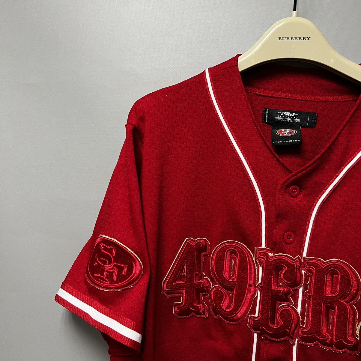 NFL Pro Standard San Francisco 49ers Button-Up Shirt Men’s Size US L / EU 52-54 / 3 - 7 Thumbnail