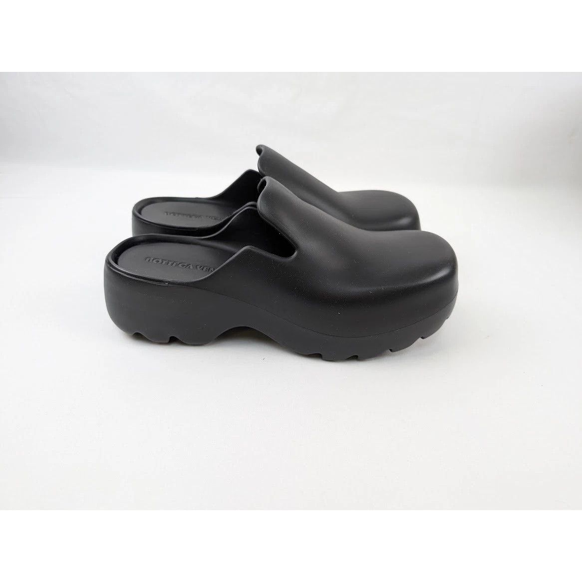 Bottega Veneta o1rshd1 Q:2 / Gel Rubber Flash Slipper in Black Size US 12 / EU 45 - 13 Thumbnail
