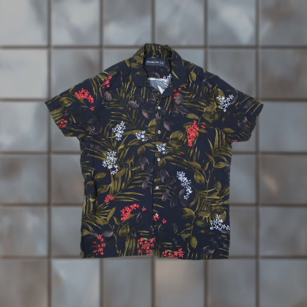 Abercrombie & Fitch Abercrombie & Fitch Shirt Men Large Black Multicolor Floral Short Sleeve Button-Up Hawaiian Tropical Casual Size US L / EU 52-54 / 3 - 1 Thumbnail