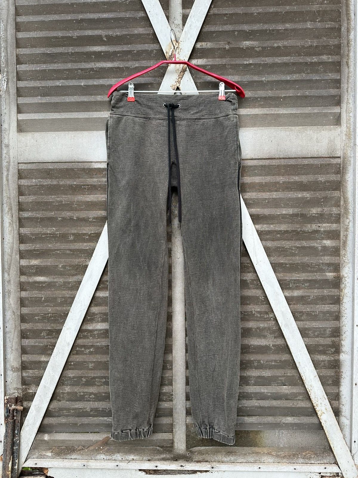 RIPVANWINKLE RIP VAN WINKLE DUSTY BLACK JOGGER PANTS RIRI ZIPPER Size US 30 / EU 46 - 3 Thumbnail