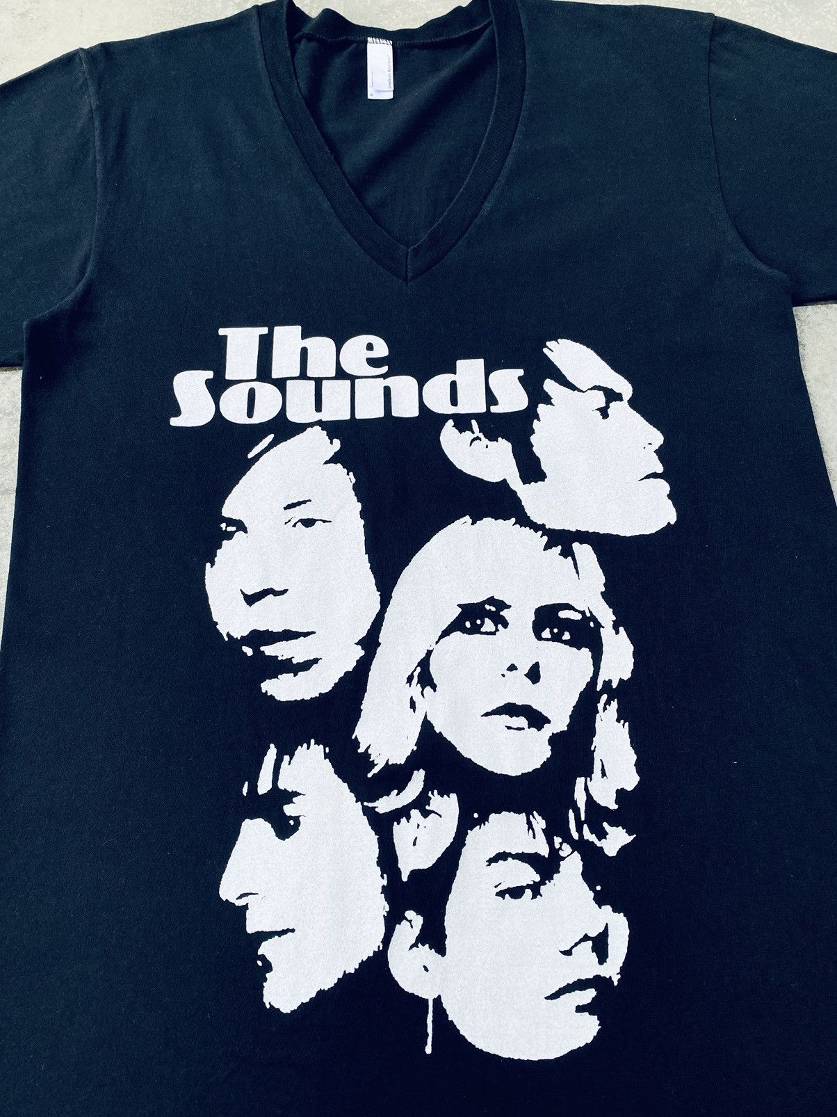 Band Tees Vintage The Sounds Rock Band V-Neck Tees Size US S / EU 44-46 / 1 - 3 Thumbnail