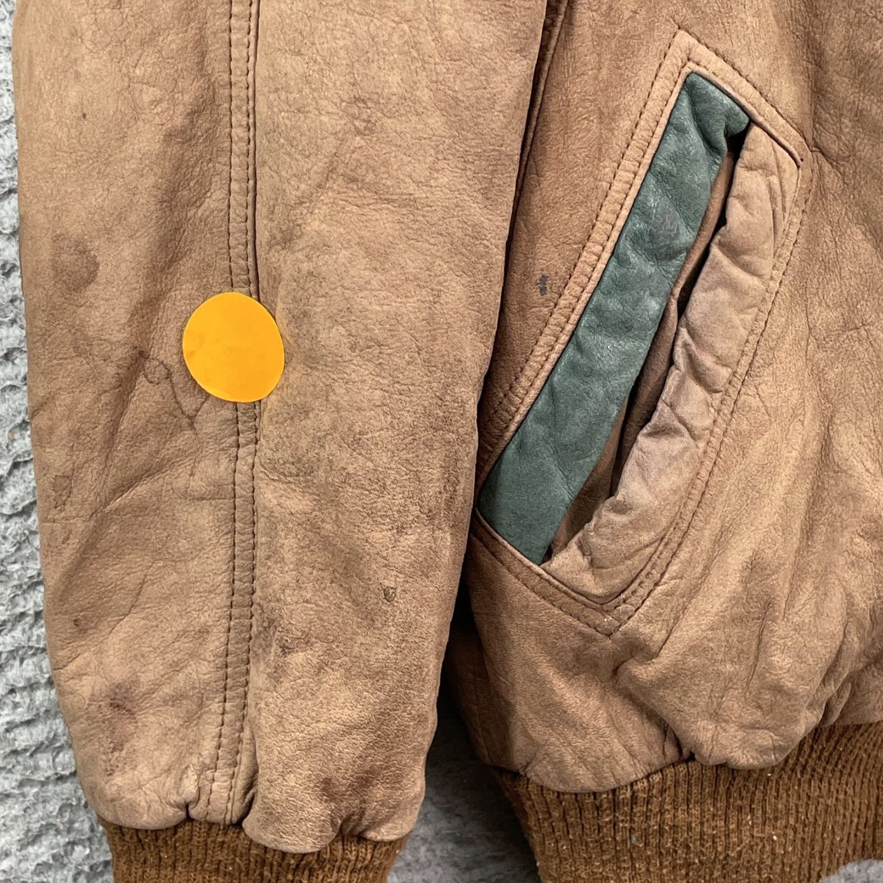 Vintage VINTAGE Paris Sports Club 100% Leather Bomber Jacket Men Small Insulated Aviator Leather Bomber Jacket Size US S / EU 44-46 / 1 - 5 Thumbnail